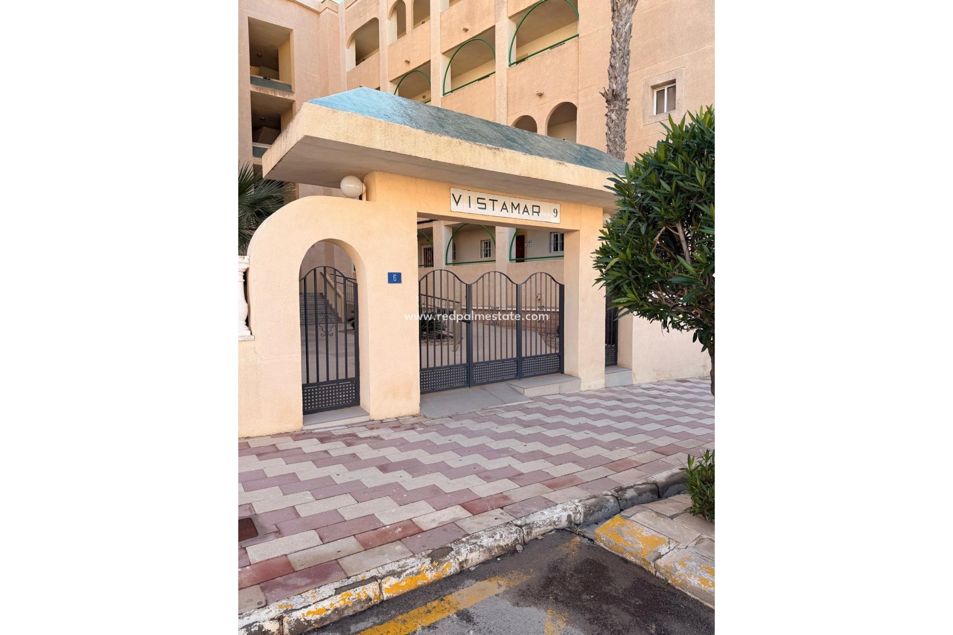 Resale - Apartments -
Pilar de la Horadada - Mil Palmeras