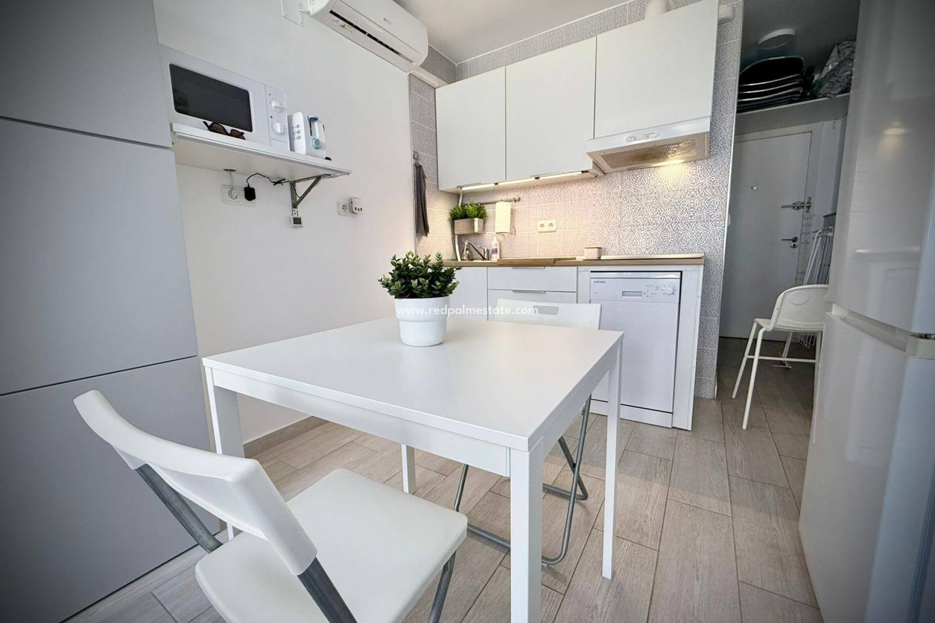 Resale - Apartments -
Pilar de la Horadada - Mil Palmeras