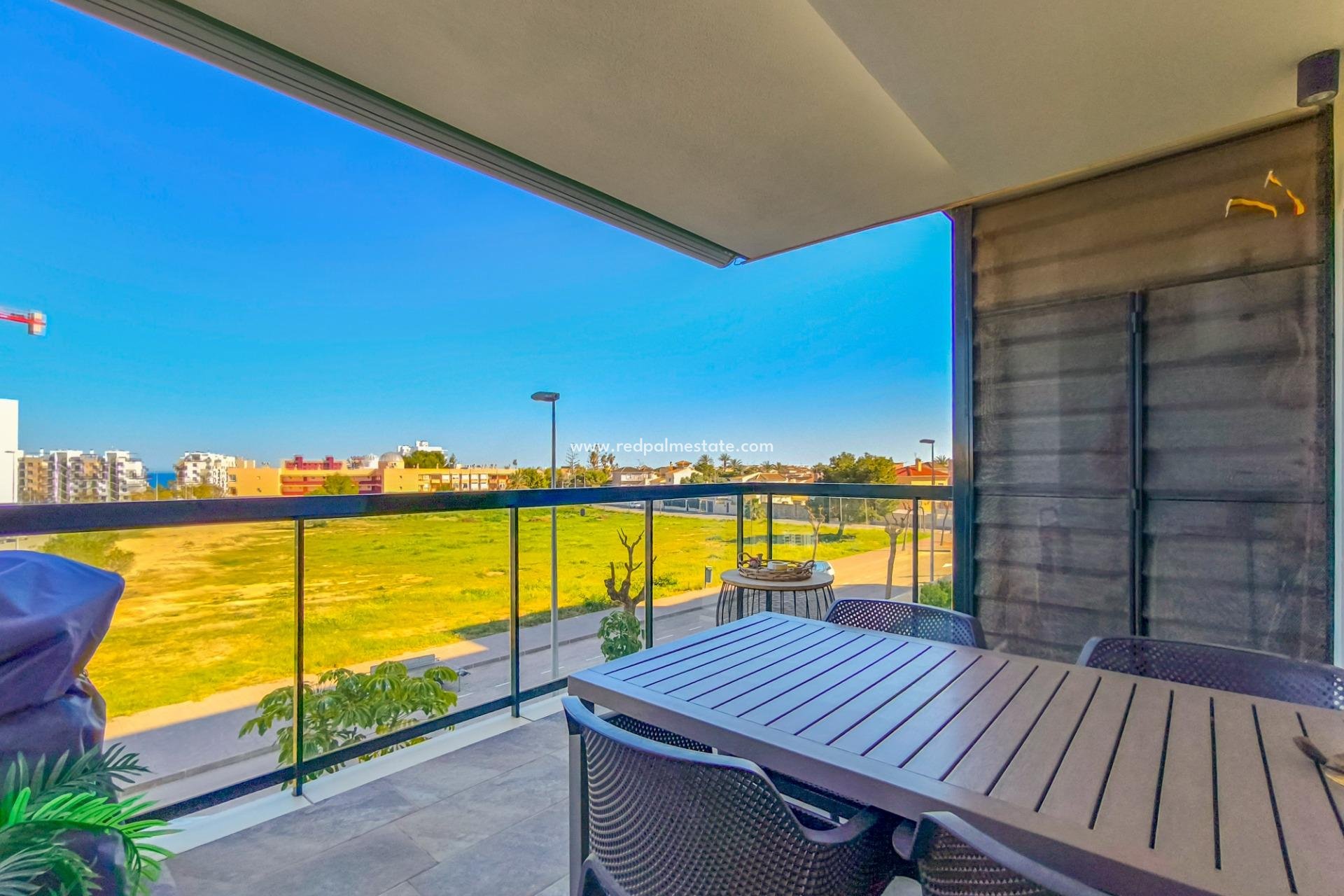 Resale - Apartments -
Pilar de la Horadada - Mil Palmeras