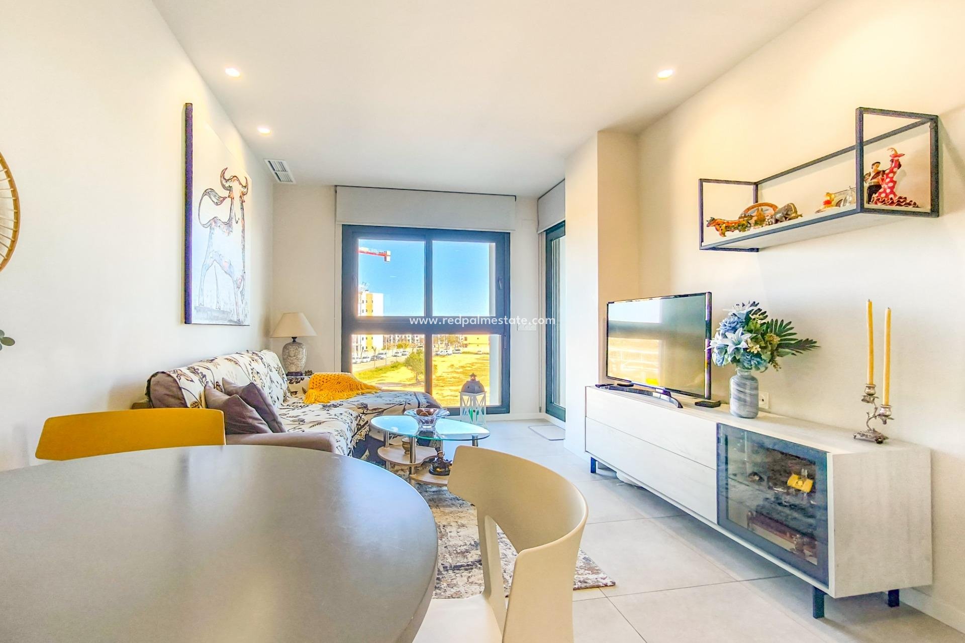 Resale - Apartments -
Pilar de la Horadada - Mil Palmeras