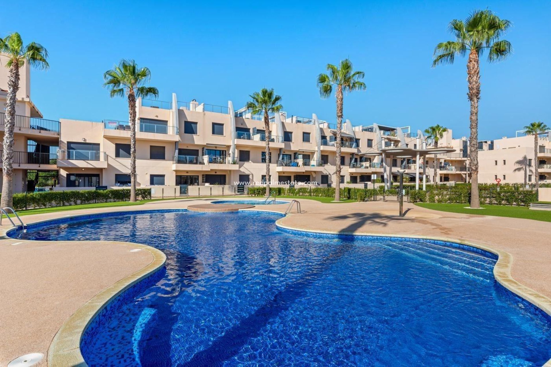 Resale - Apartments -
Pilar de la Horadada - Pueblo Latino