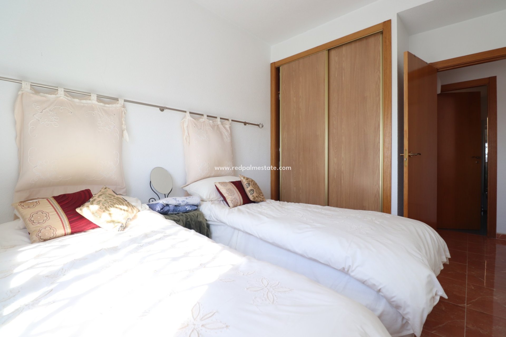 Resale - Apartments -
Rafal