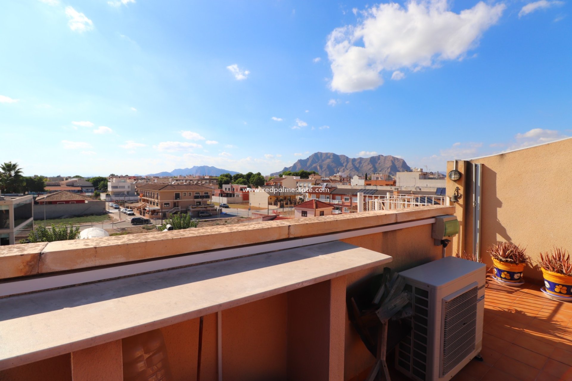 Resale - Apartments -
Rafal