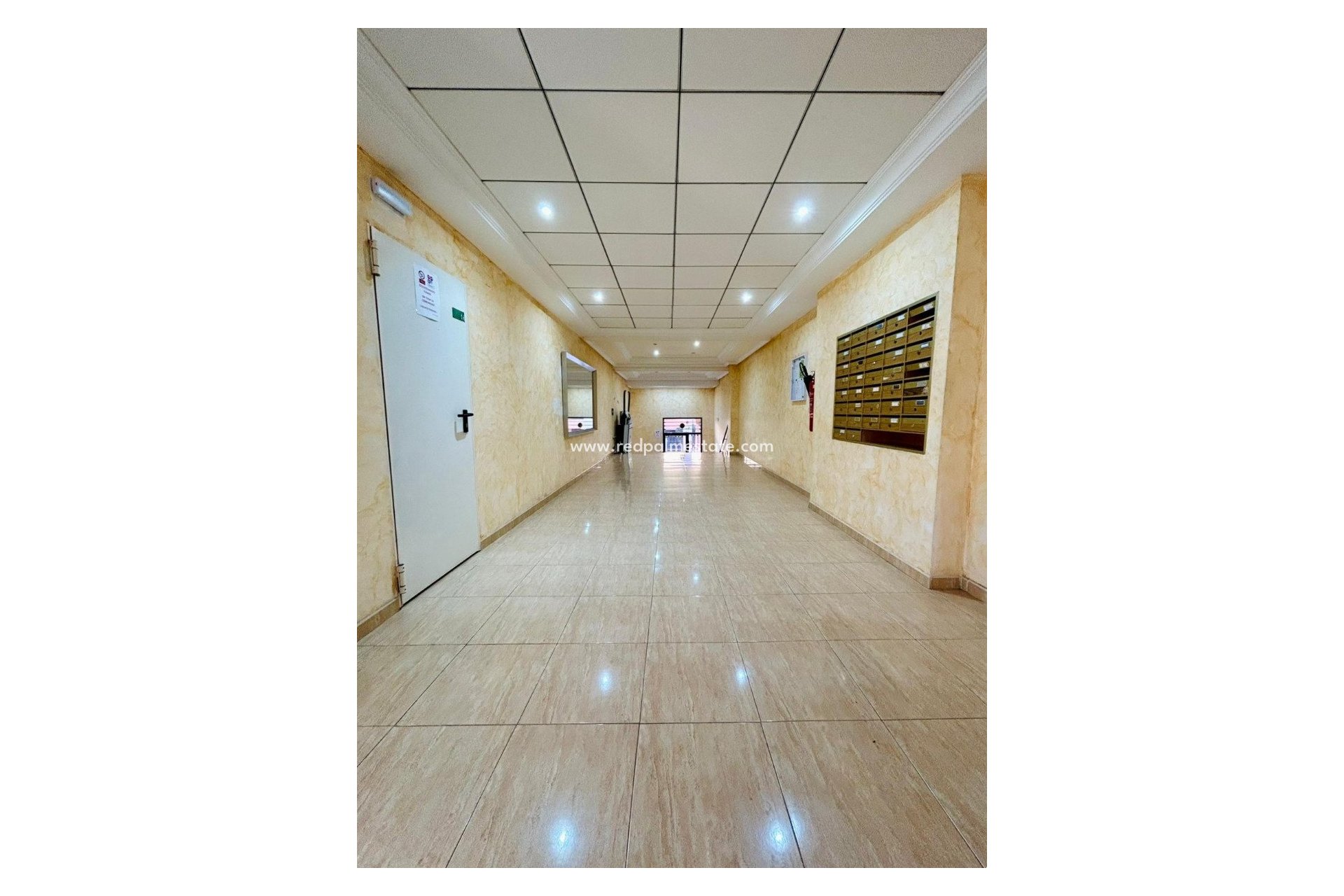 Resale - Apartments -
San Isidro - Inland