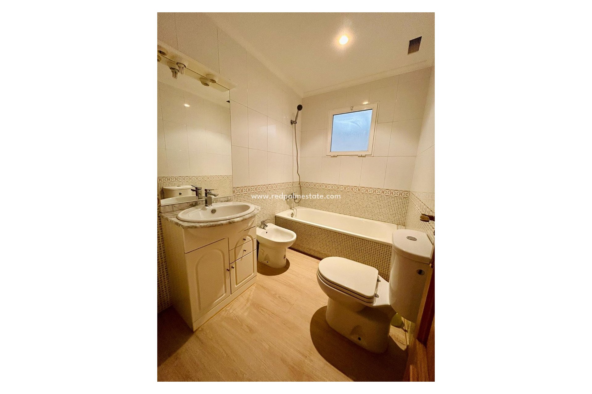 Resale - Apartments -
San Isidro - Inland