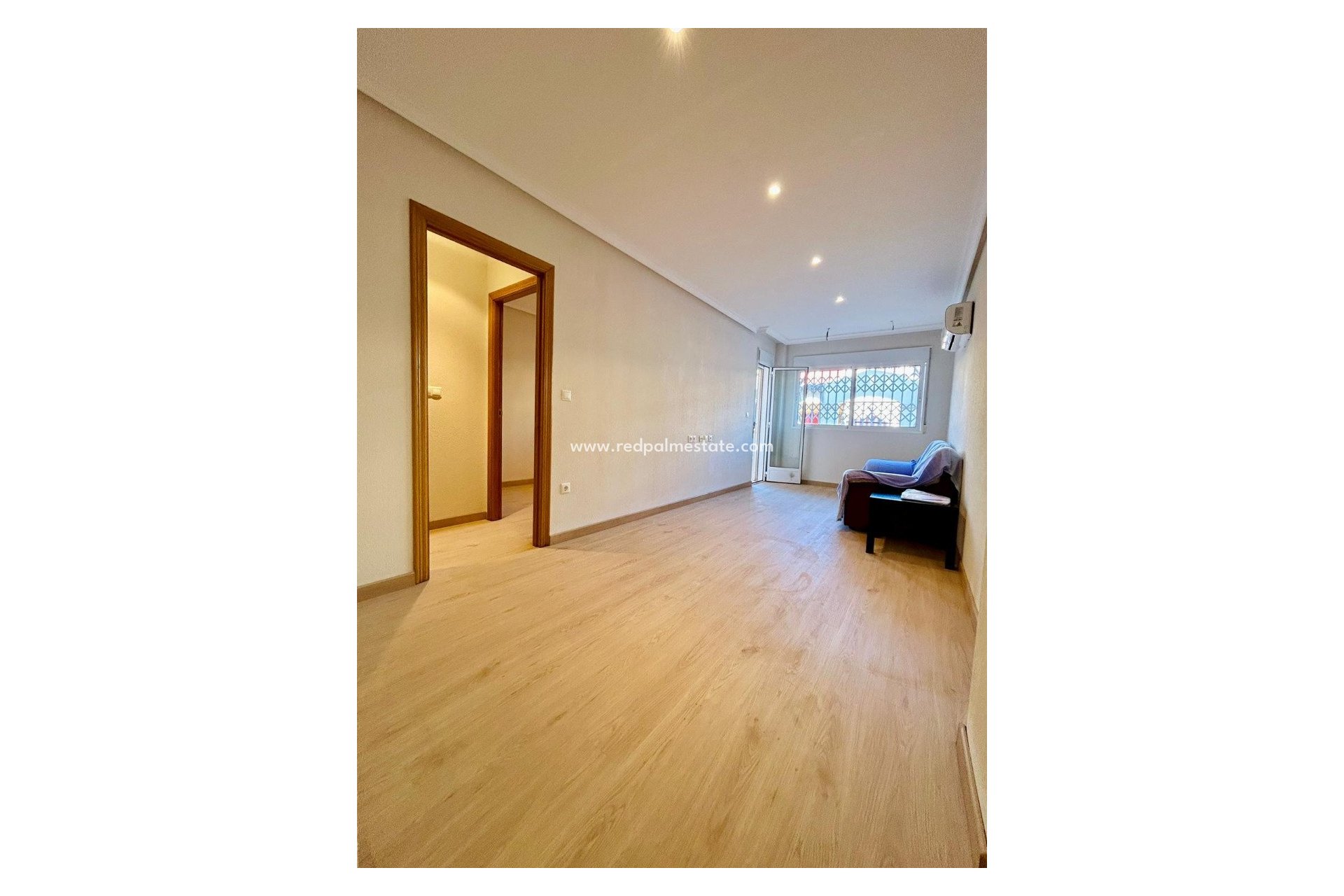 Resale - Apartments -
San Isidro - Inland