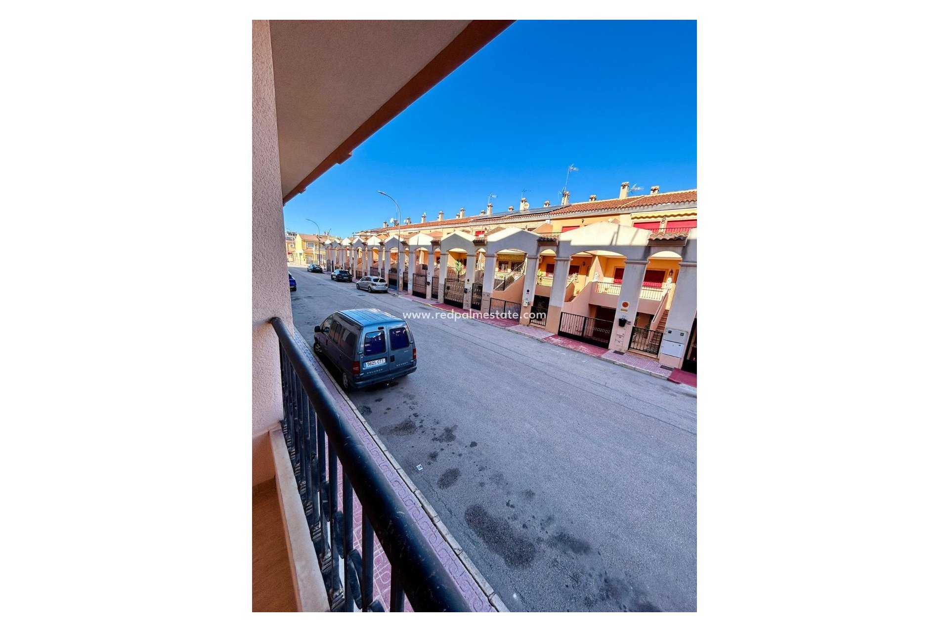 Resale - Apartments -
San Isidro