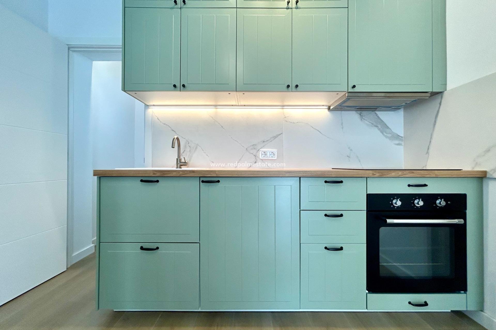 Resale - Apartments -
San Miguel de Salinas - Las filipinas