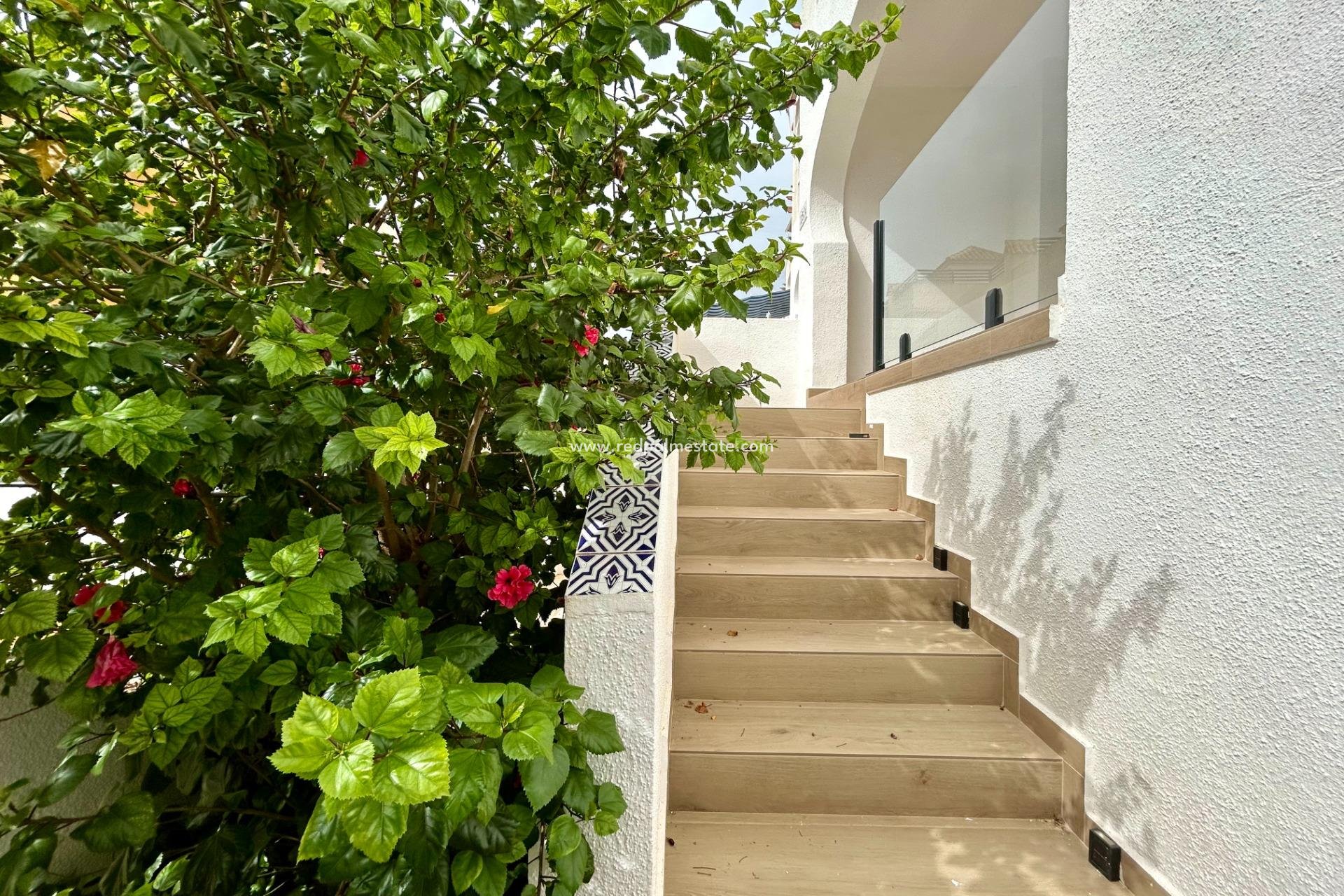 Resale - Apartments -
San Miguel de Salinas - Las filipinas