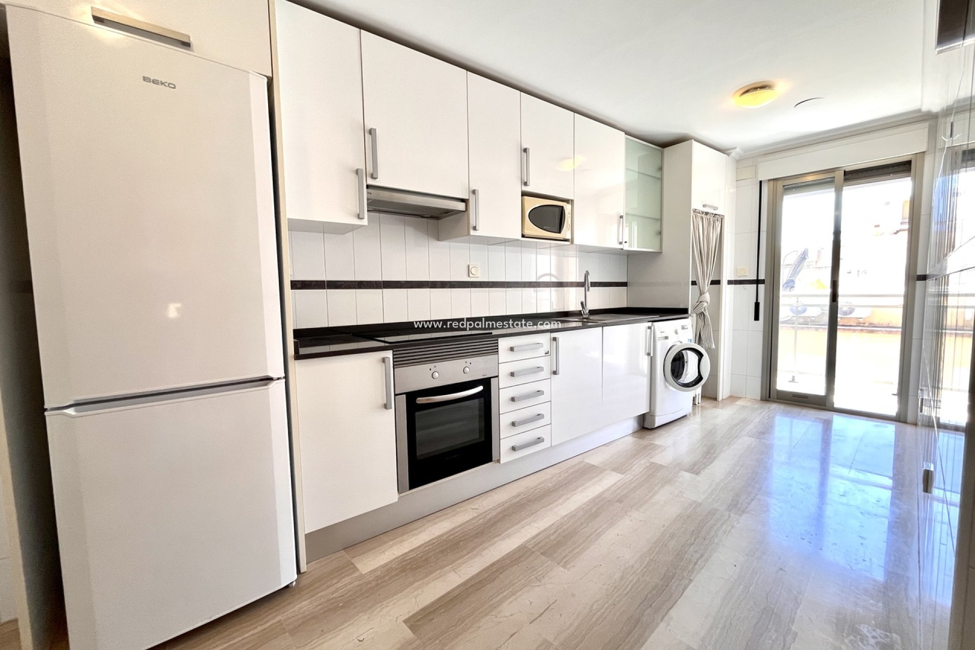 Resale - Apartments -
Santa Pola