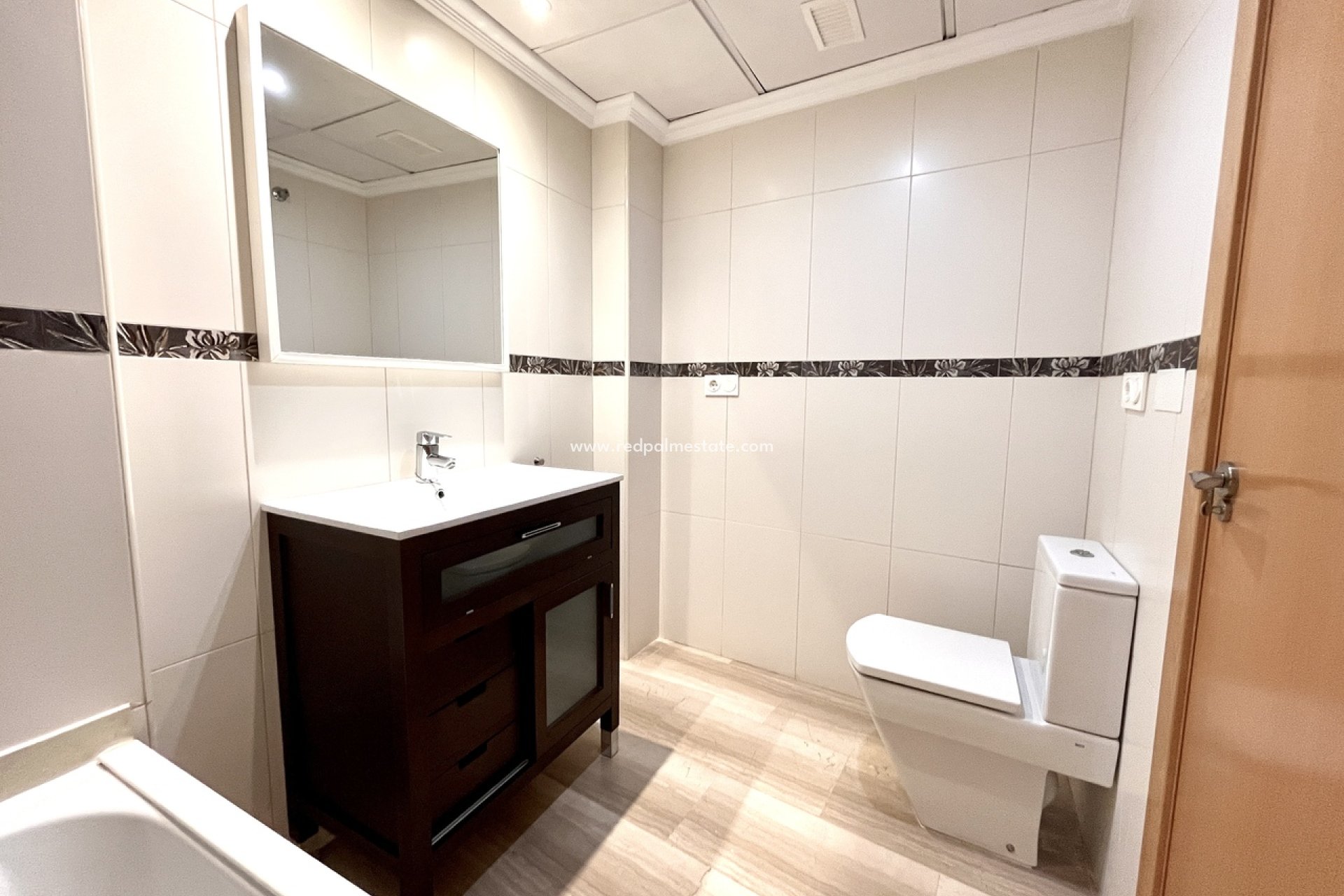 Resale - Apartments -
Santa Pola