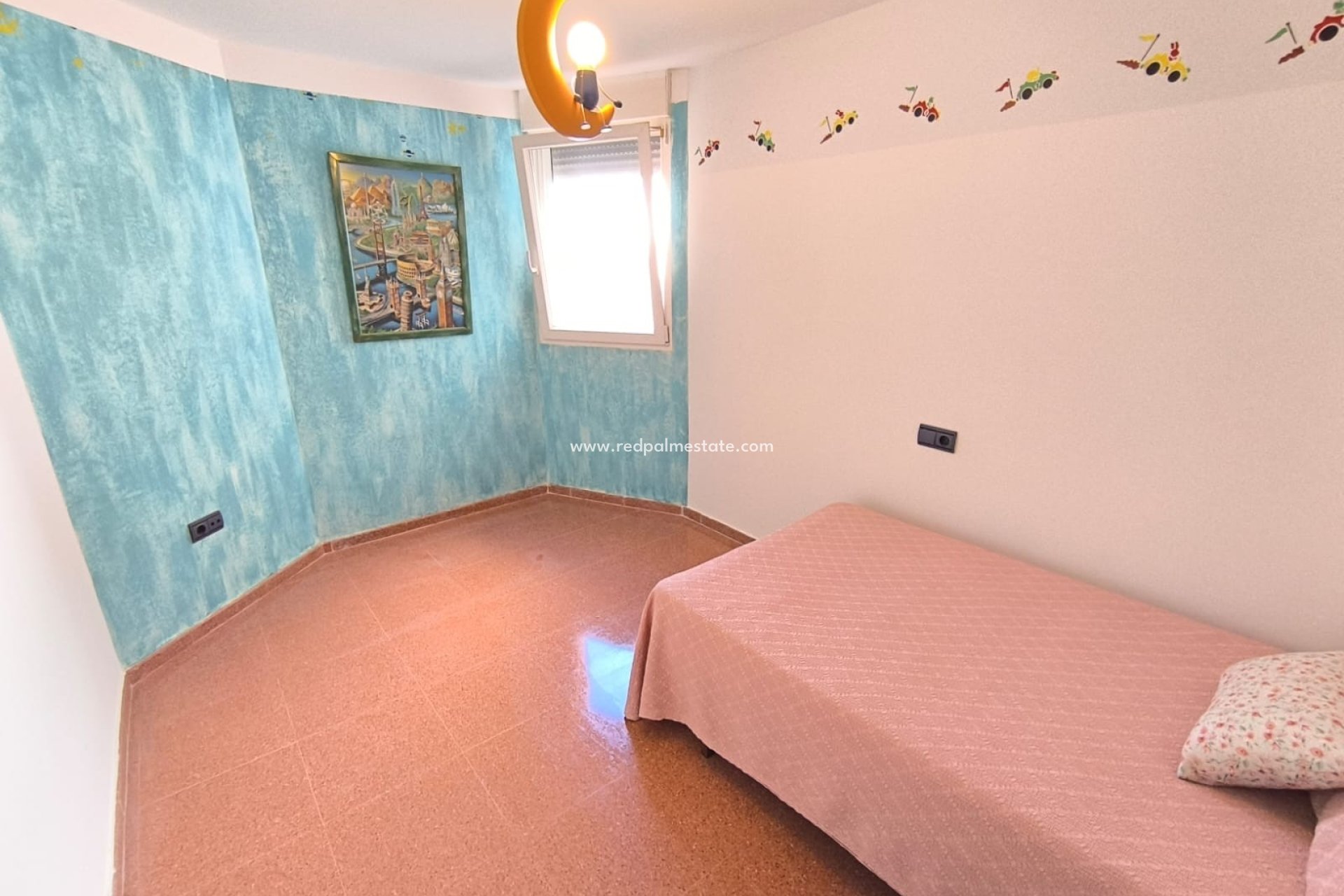 Resale - Apartments -
Sax - Inland