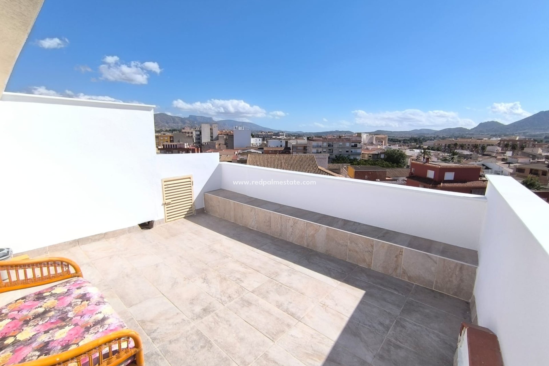 Resale - Apartments -
Sax - Inland