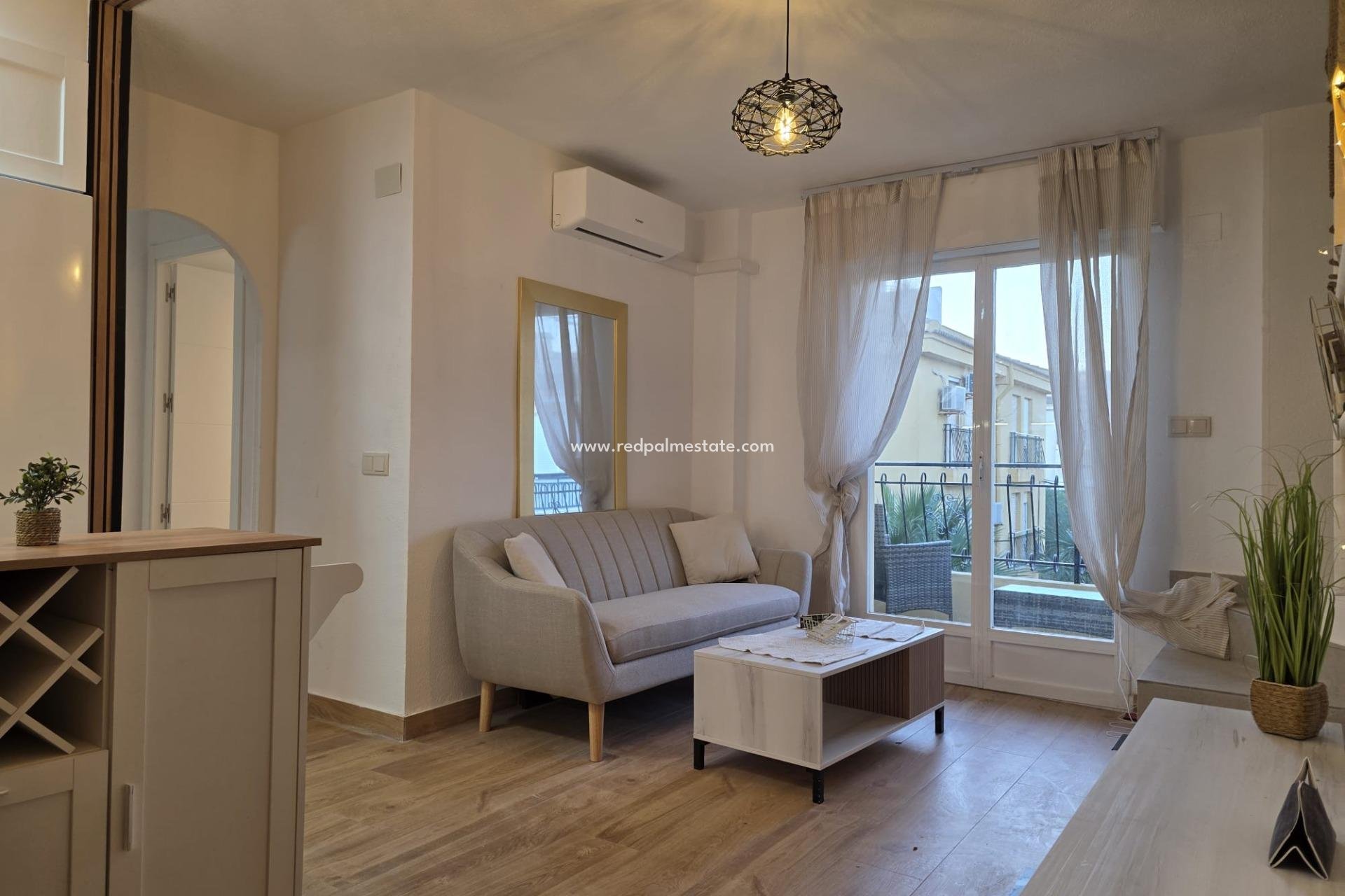 Resale - Apartments -
Torrevieja - Cala Ferris