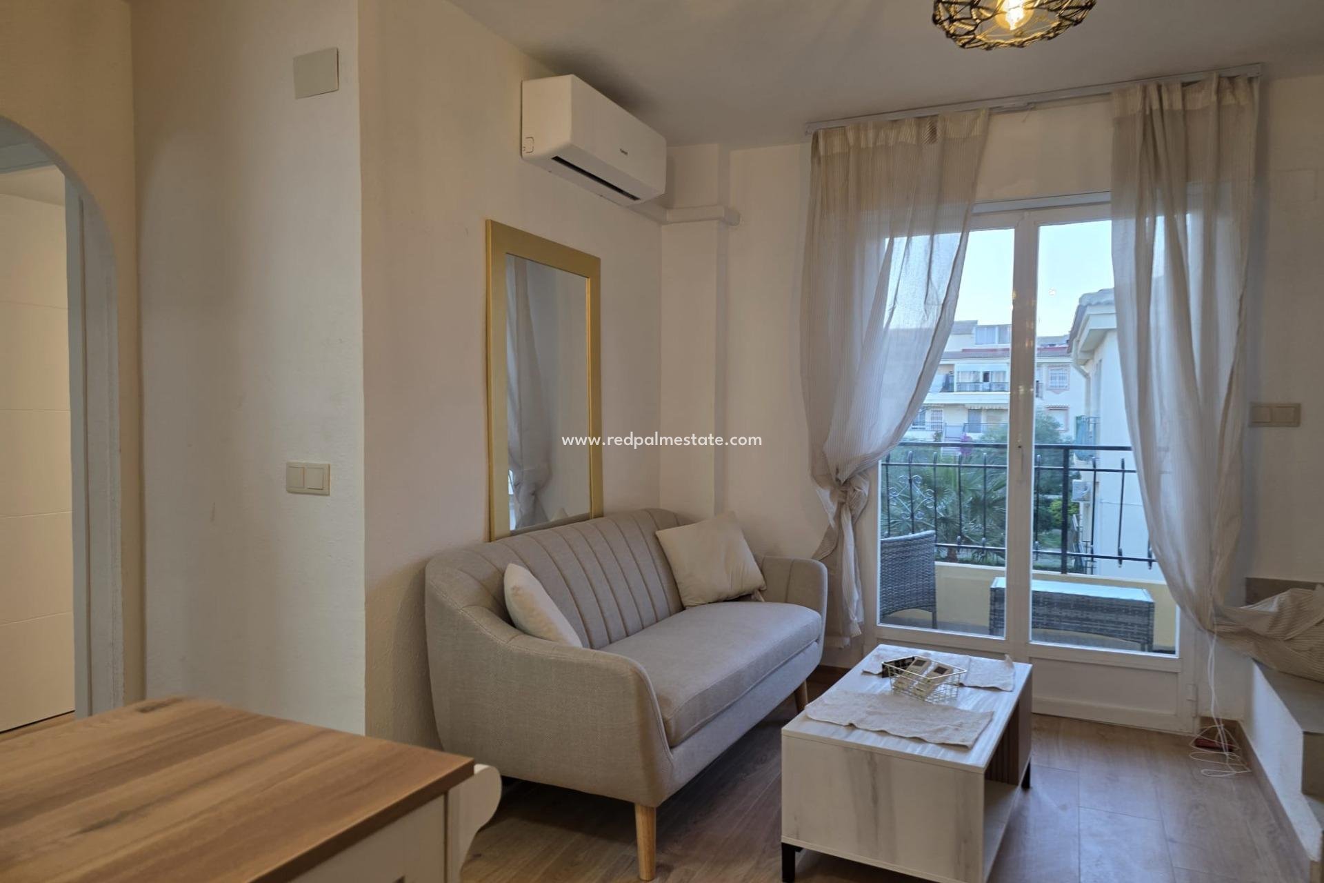 Resale - Apartments -
Torrevieja - Cala Ferris