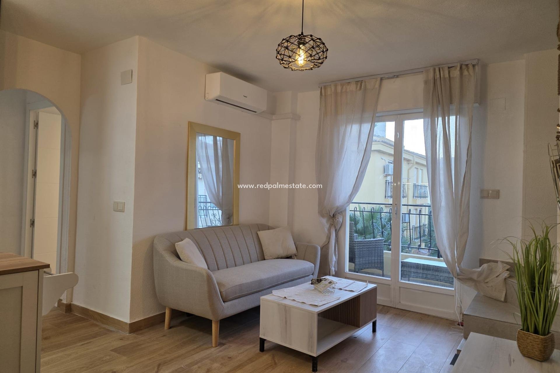 Resale - Apartments -
Torrevieja - Cala Ferris