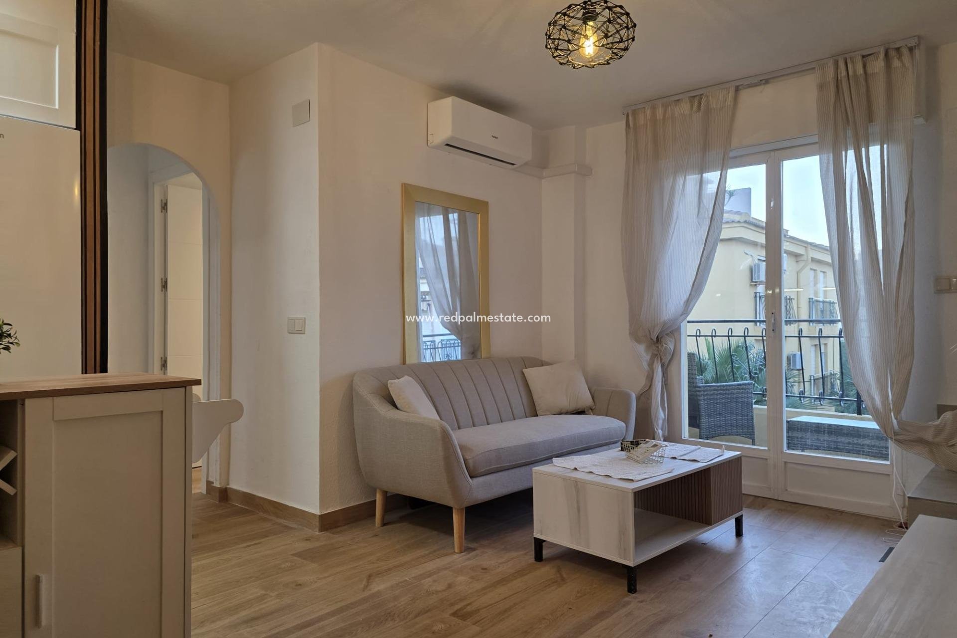 Resale - Apartments -
Torrevieja - Cala Ferris