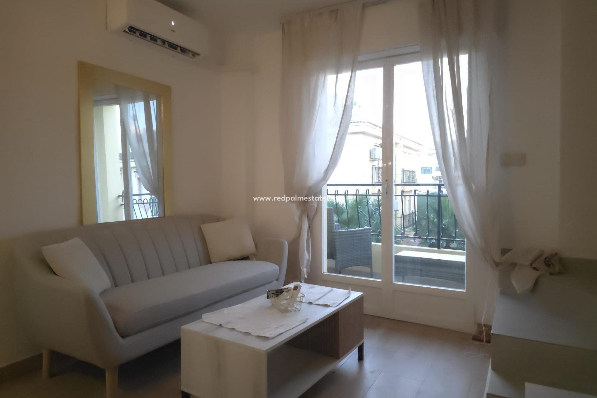 Resale - Apartments -
Torrevieja - Cala Ferris