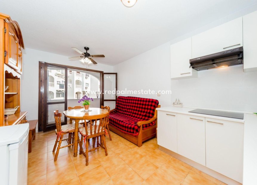 Resale - Apartments -
Torrevieja - Calas blanca