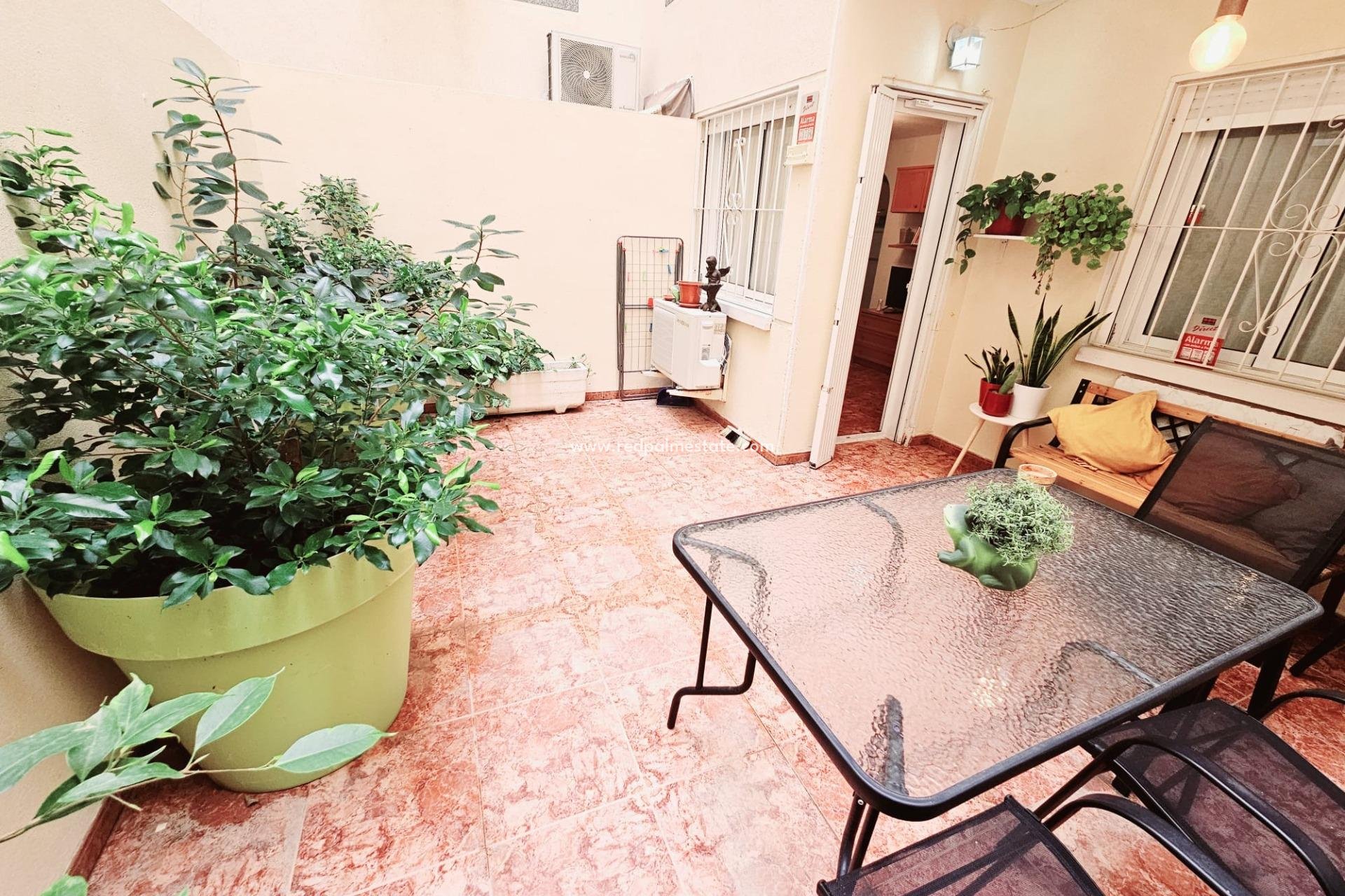 Resale - Apartments -
Torrevieja - Center