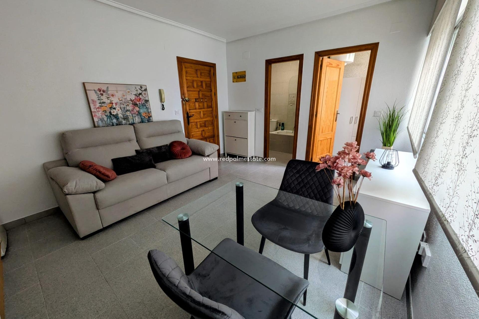 Resale - Apartments -
Torrevieja - Center