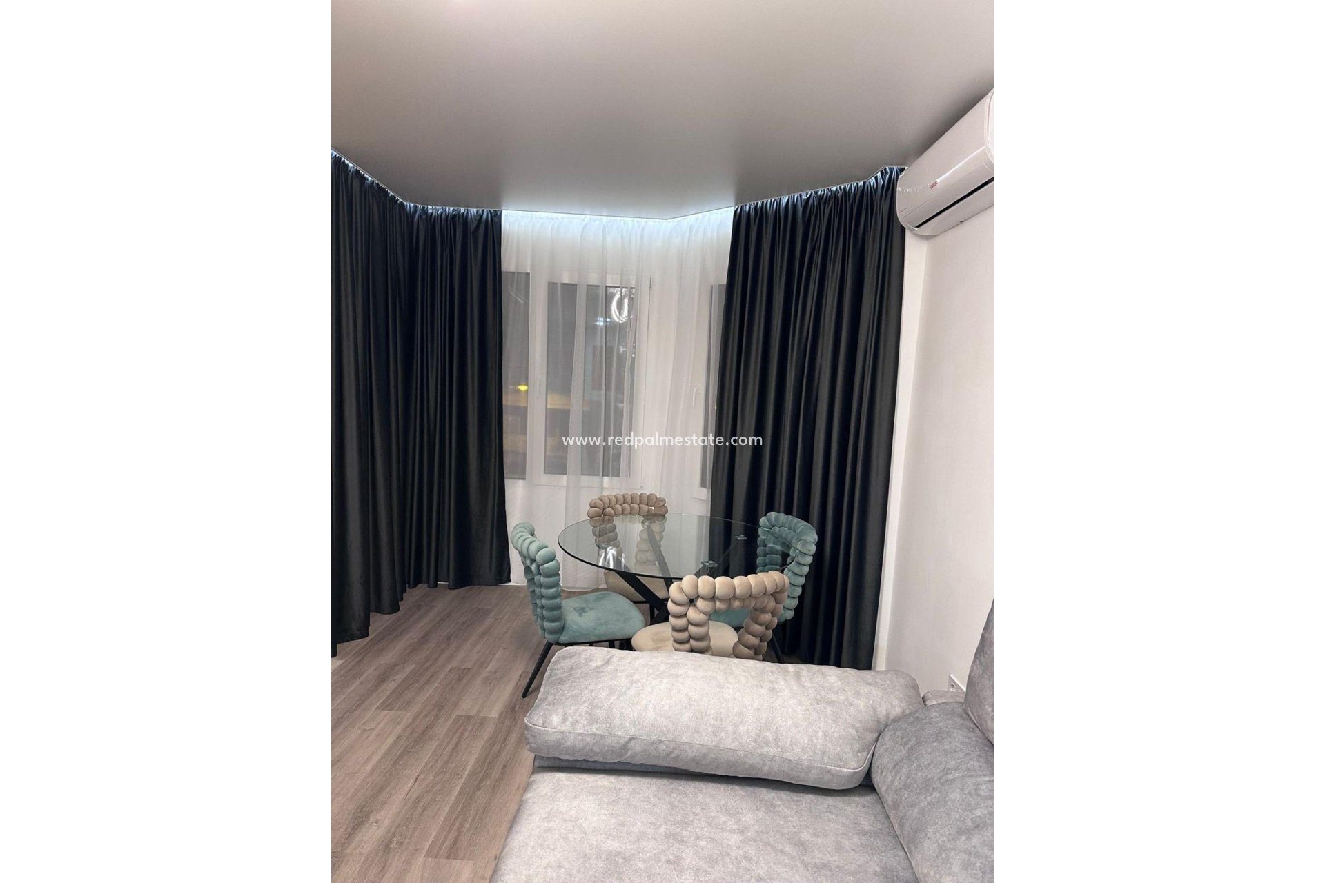 Resale - Apartments -
Torrevieja - Center