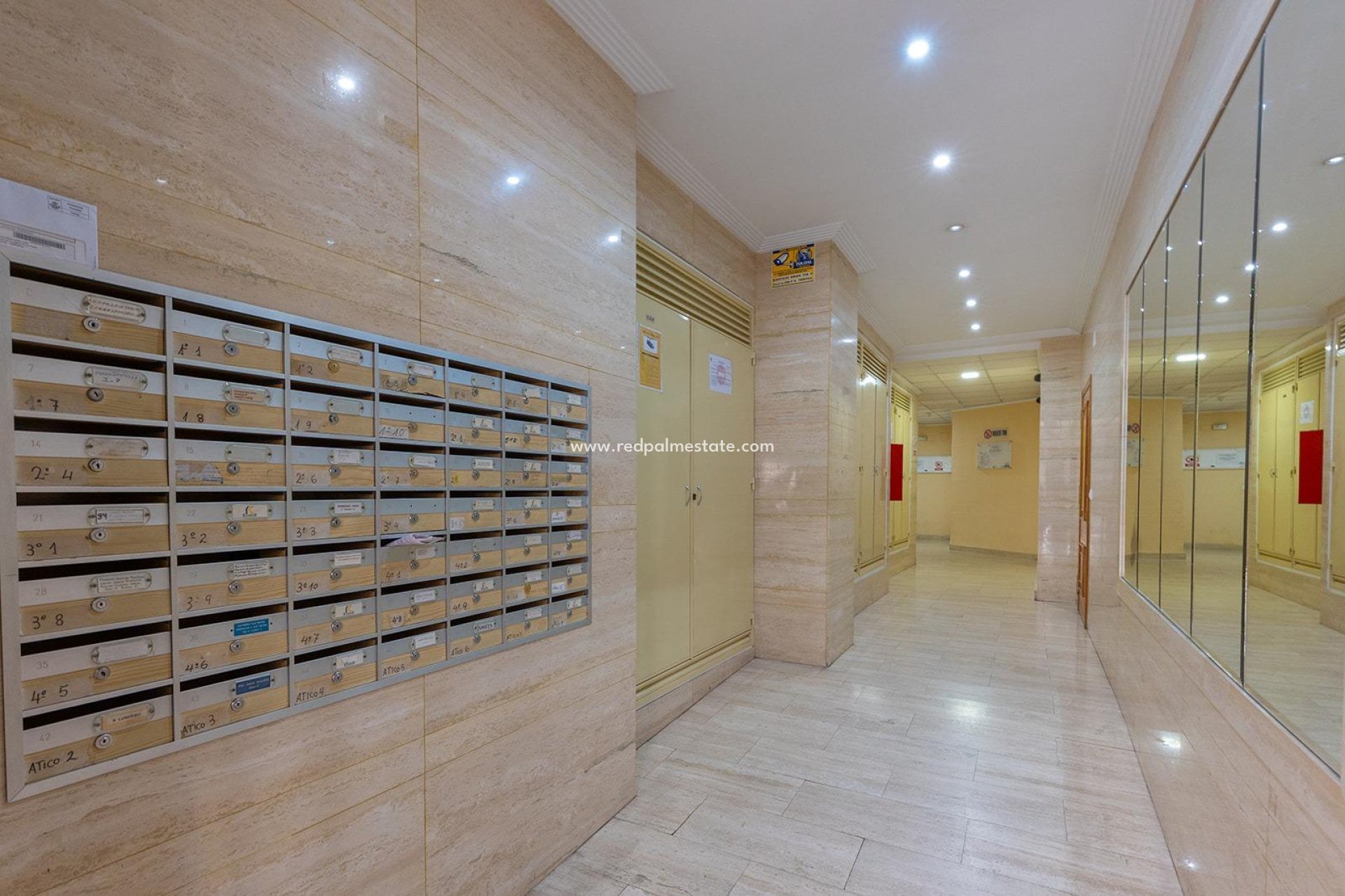 Resale - Apartments -
Torrevieja - Center