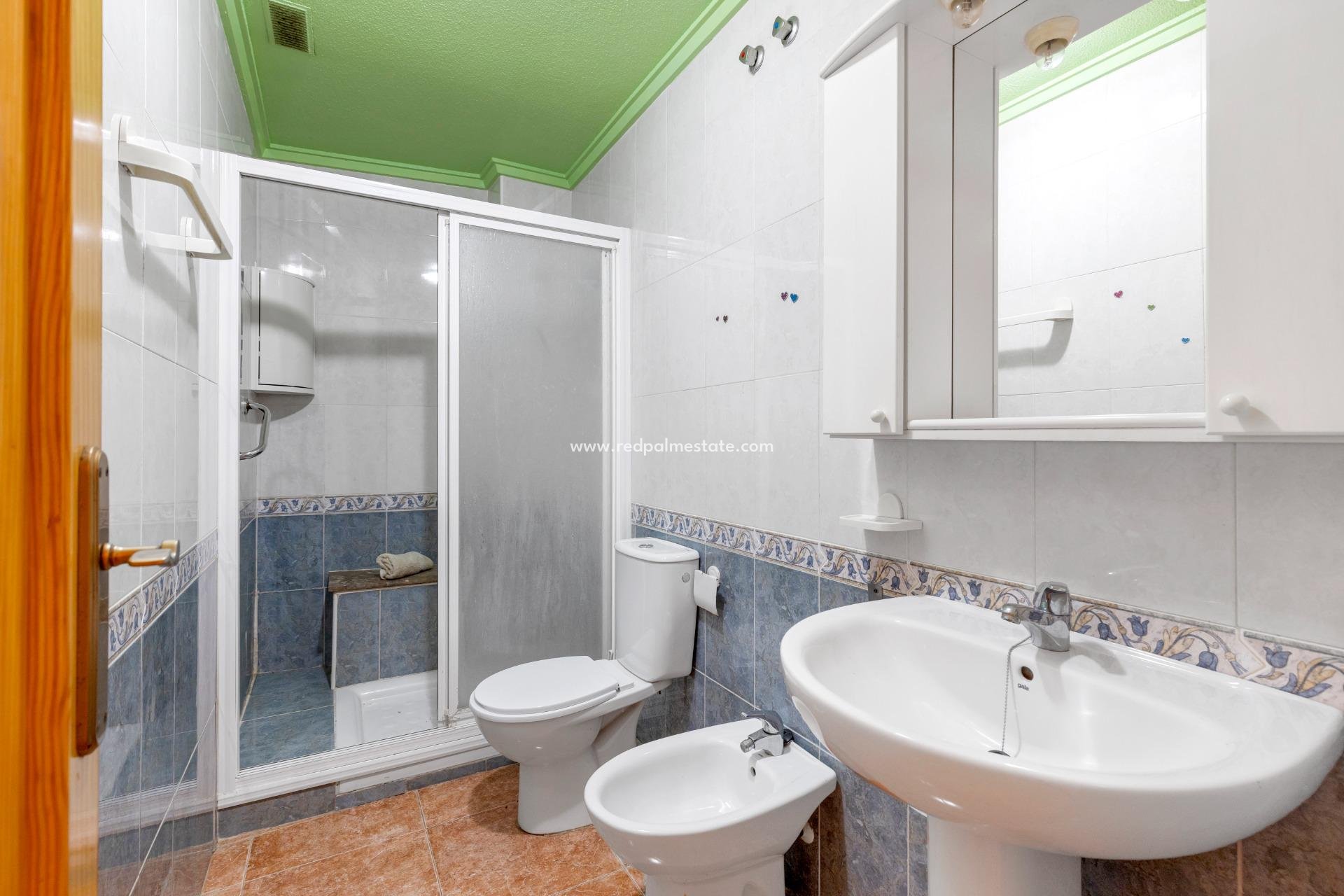 Resale - Apartments -
Torrevieja - Center