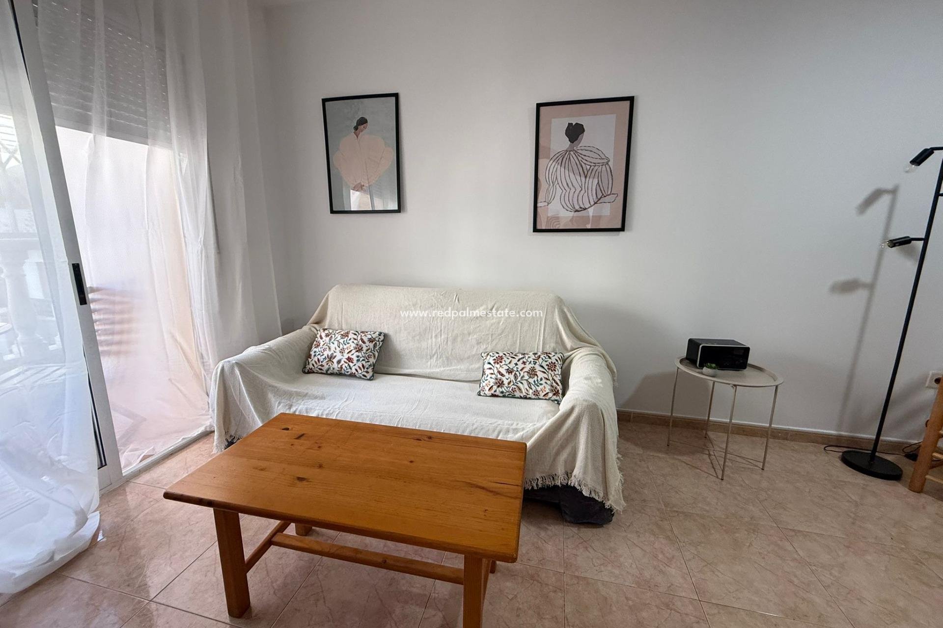 Resale - Apartments -
Torrevieja - Center