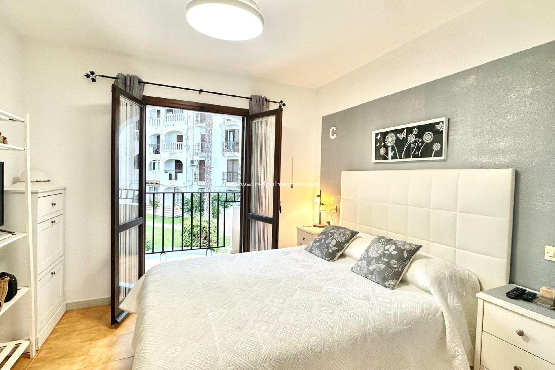 Resale - Apartments -
Torrevieja - Center