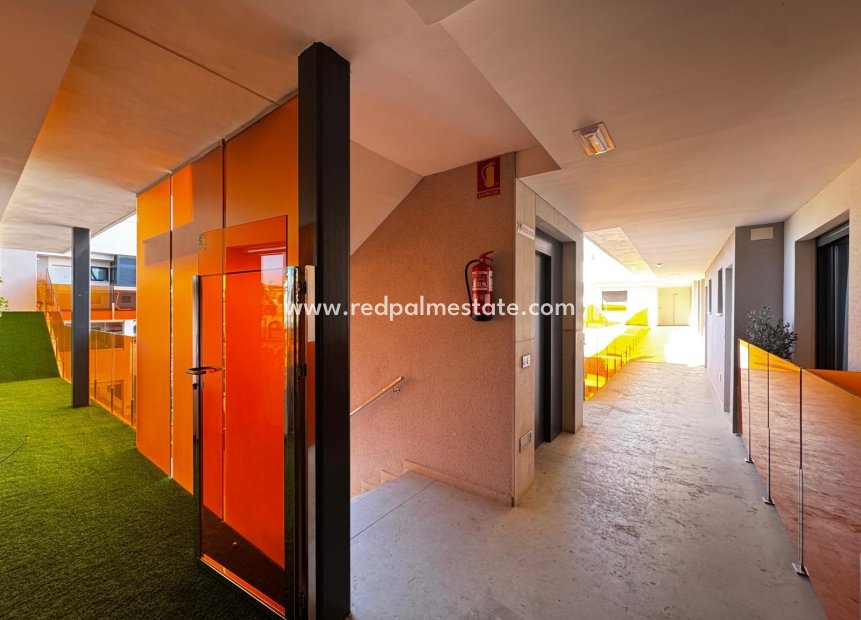 Resale - Apartments -
Torrevieja - Center