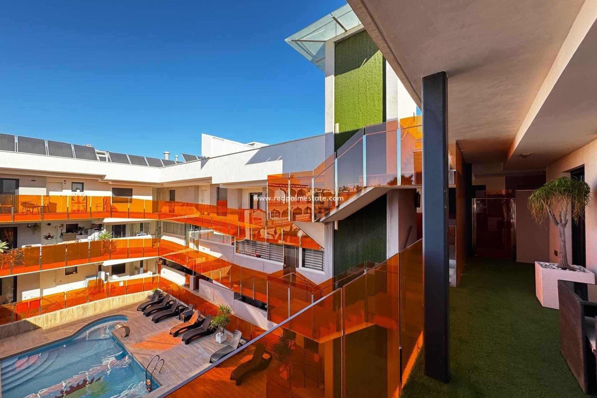 Resale - Apartments -
Torrevieja - Center