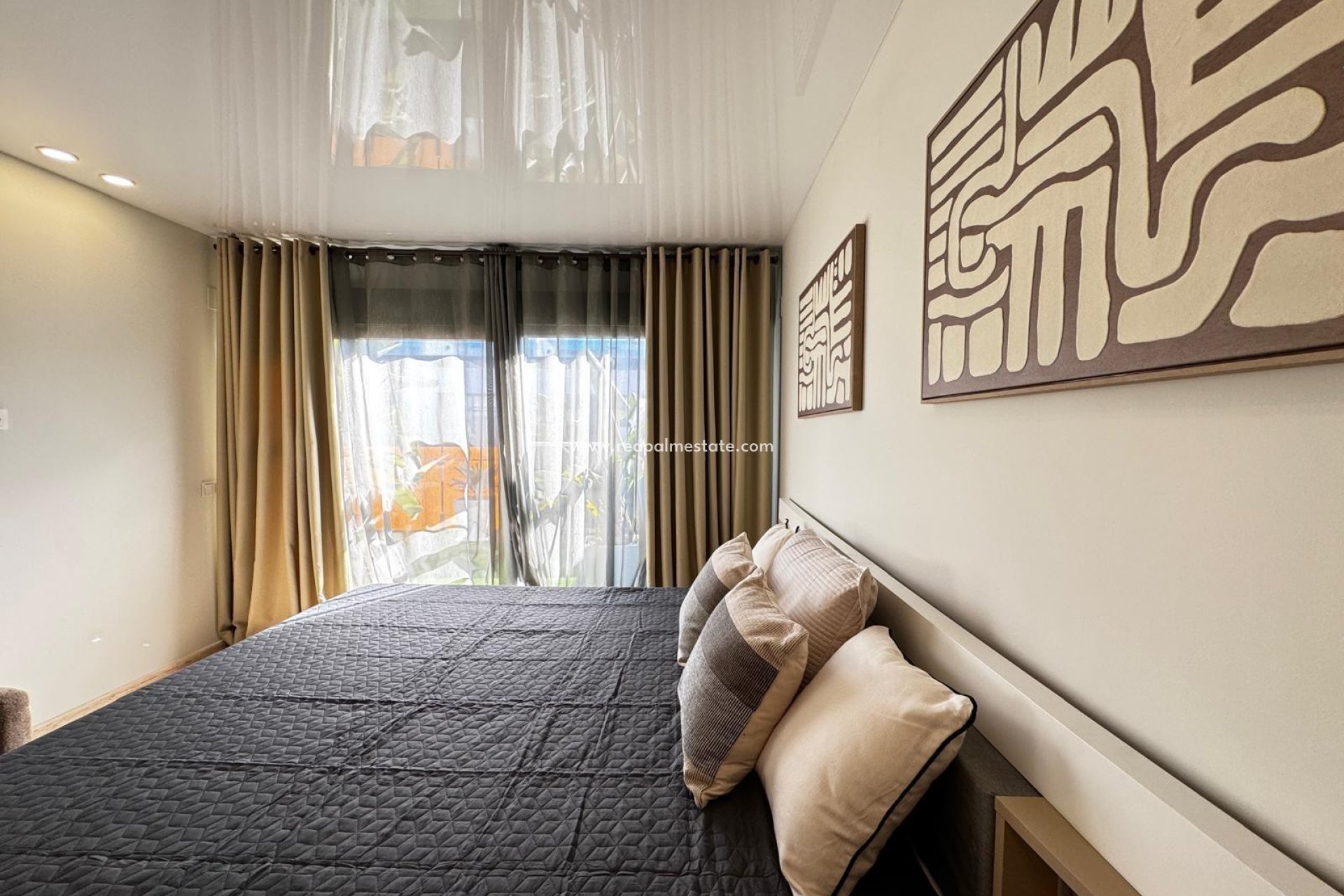 Resale - Apartments -
Torrevieja - Center