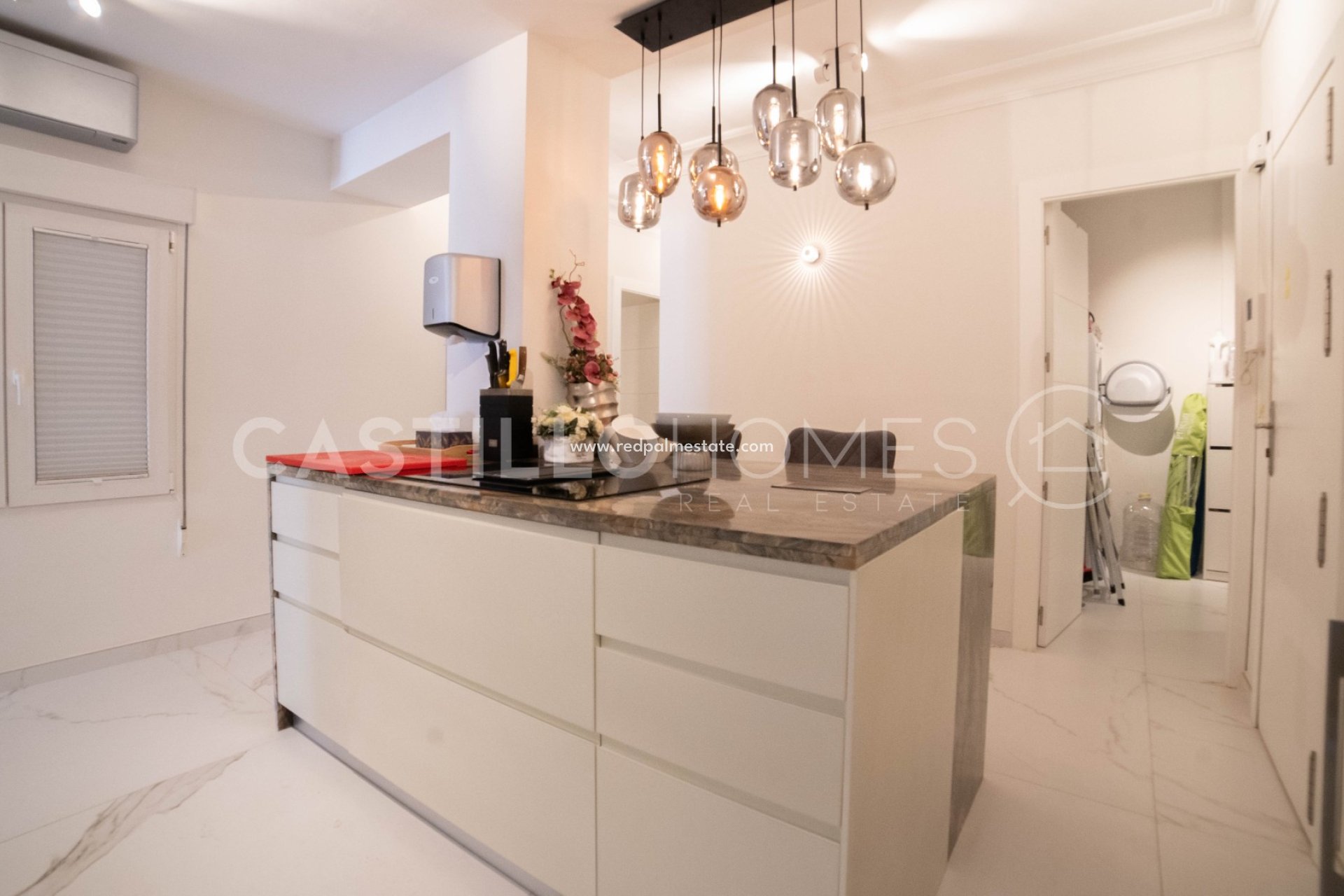 Resale - Apartments -
Torrevieja - Centro Torrevieja