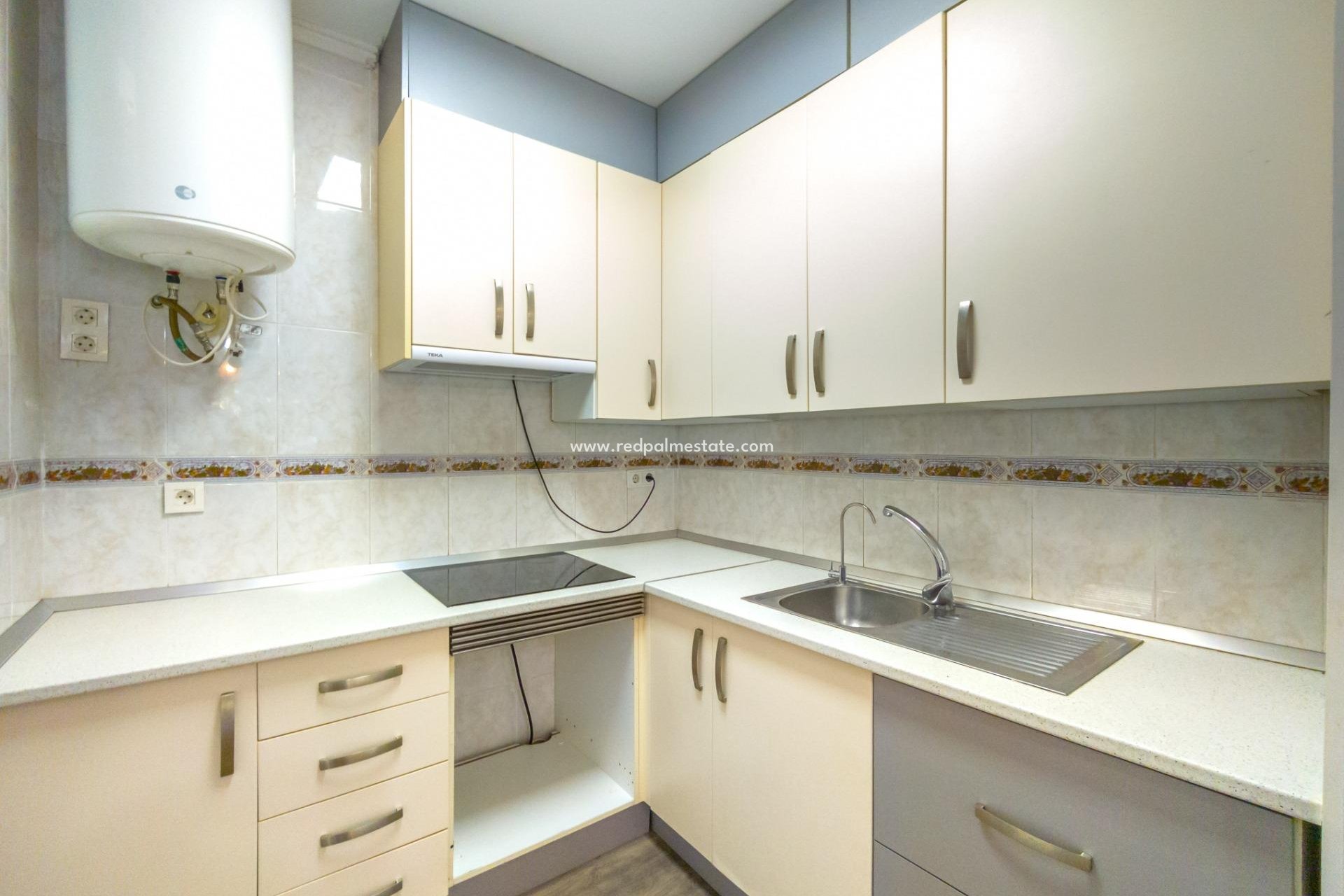 Resale - Apartments -
Torrevieja - Centro Torrevieja