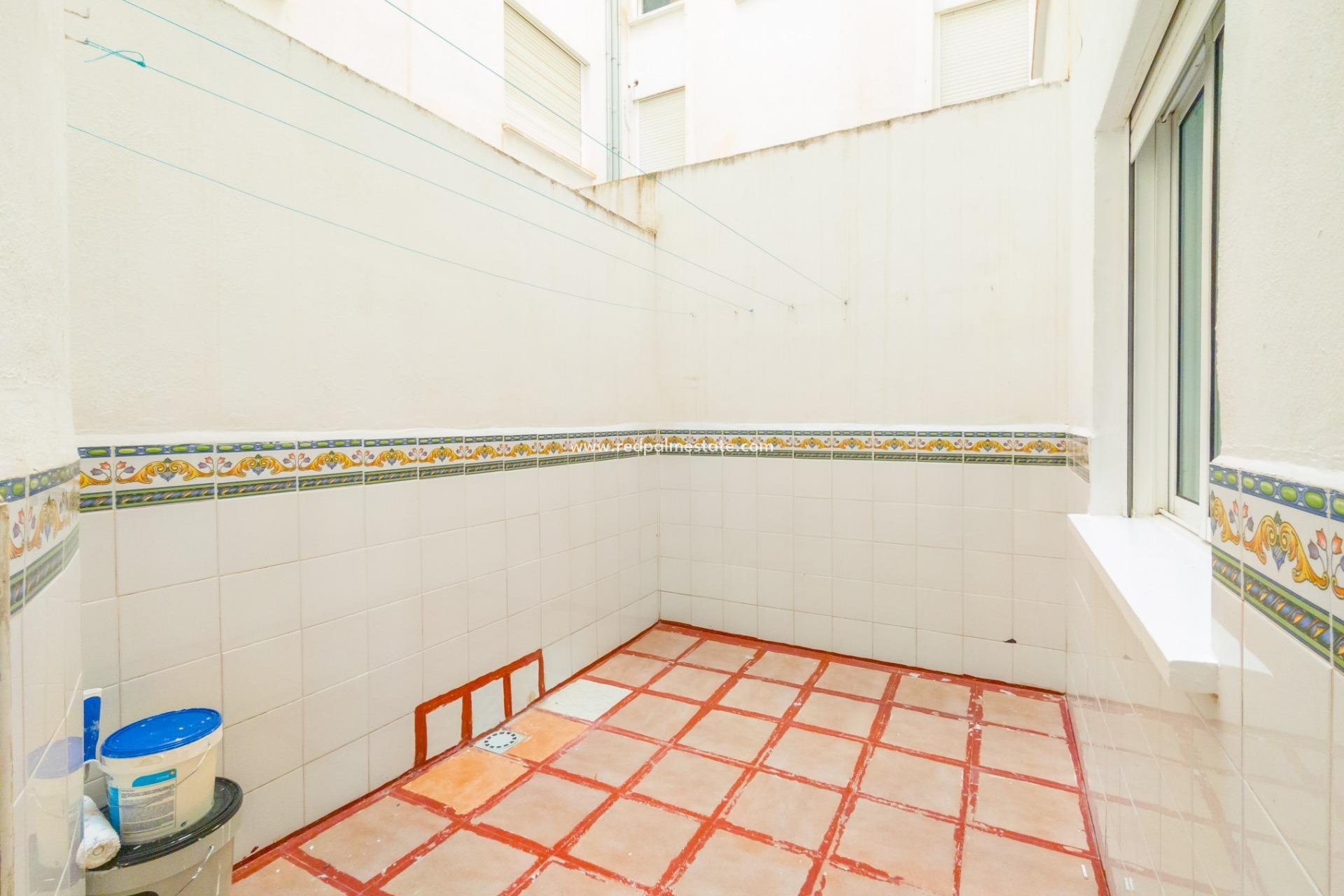 Resale - Apartments -
Torrevieja - Centro Torrevieja