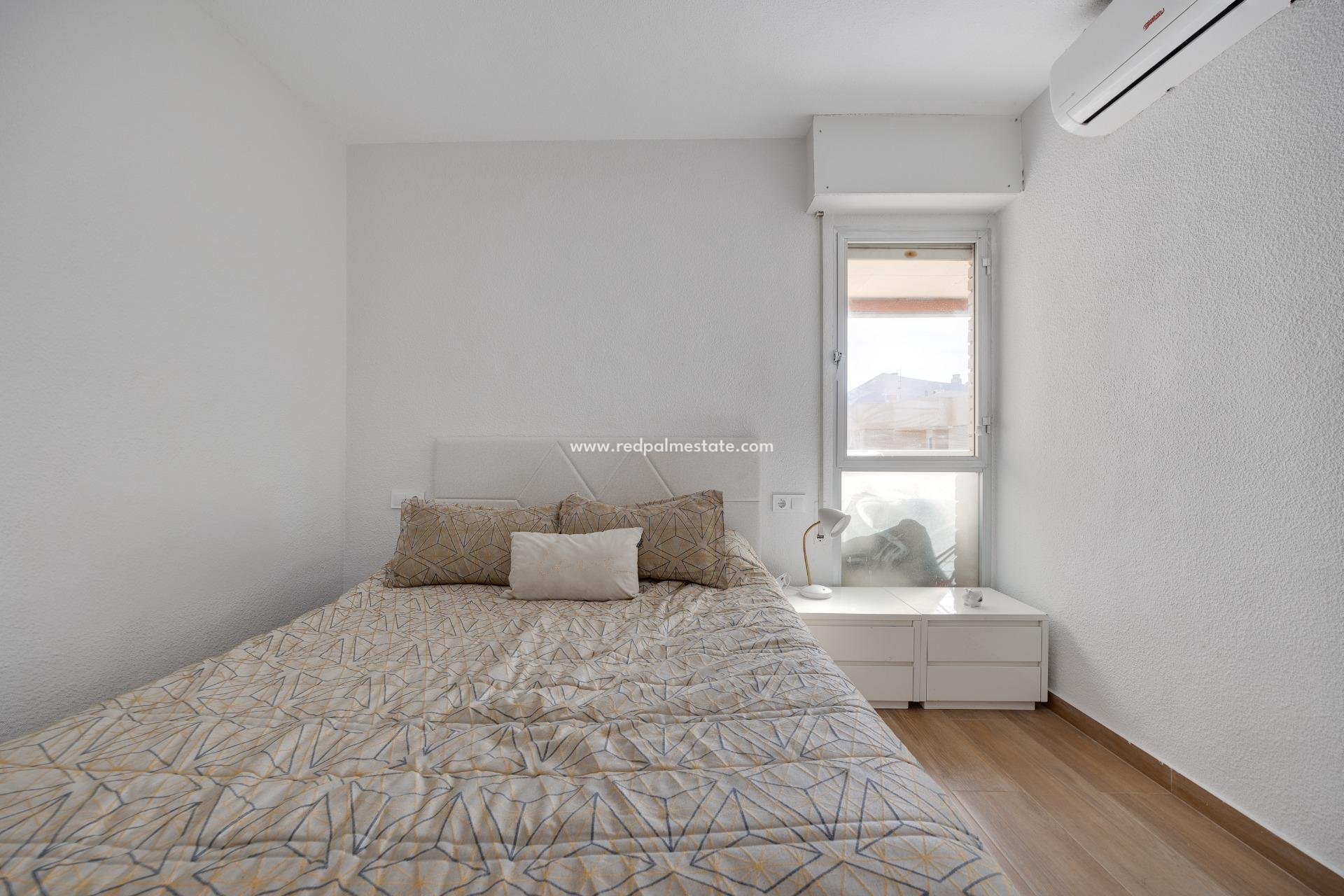 Resale - Apartments -
Torrevieja - Centro Torrevieja