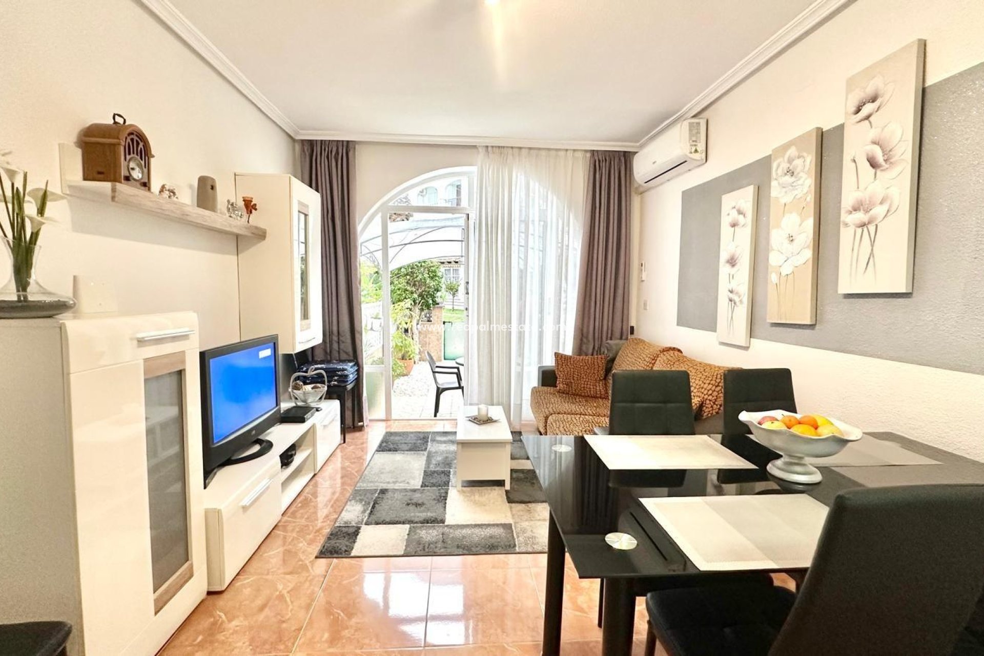 Resale - Apartments -
Torrevieja - Centro Torrevieja