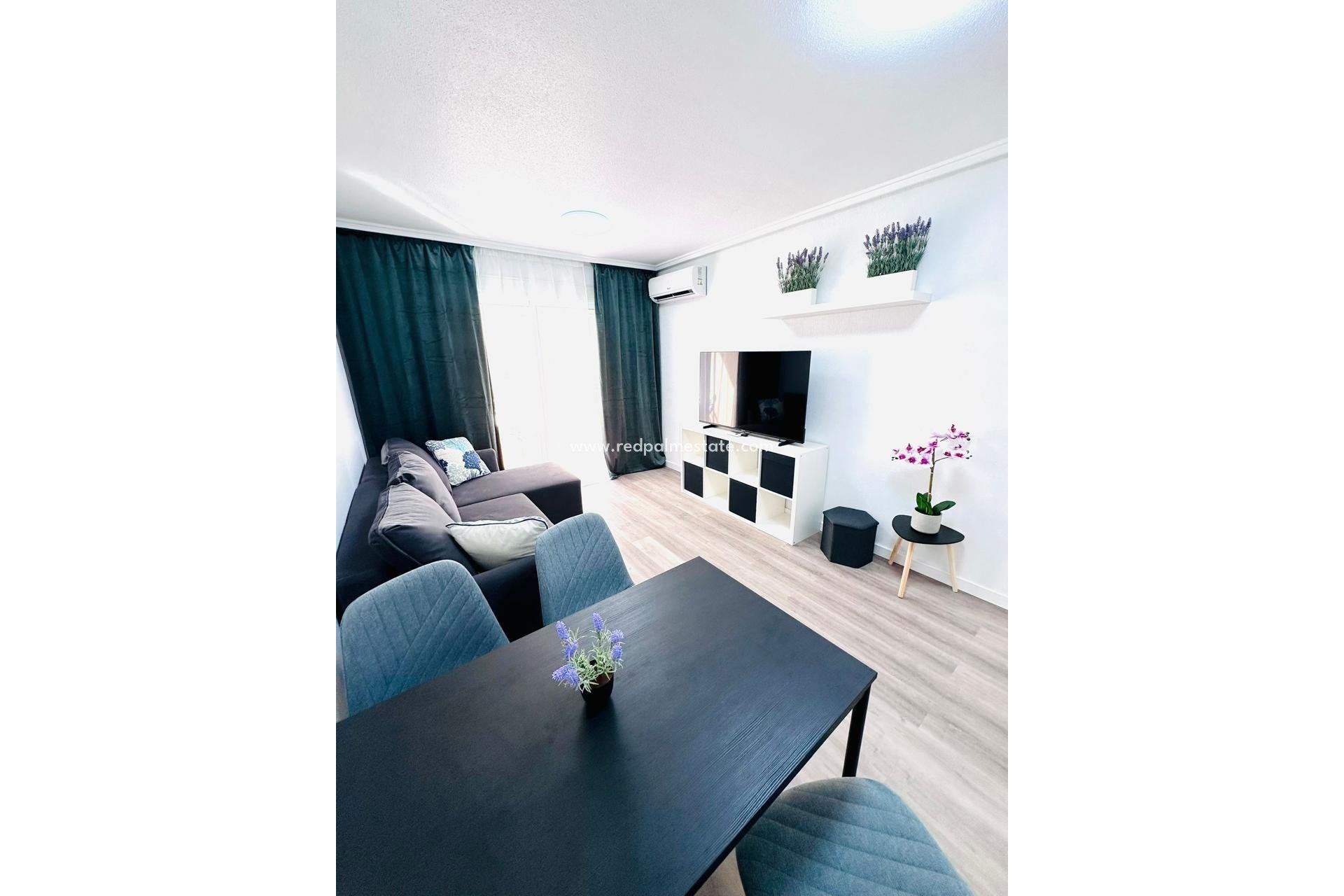 Resale - Apartments -
Torrevieja - Centro Torrevieja