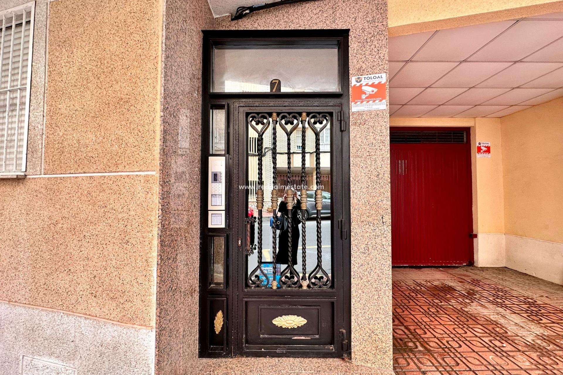 Resale - Apartments -
Torrevieja - Centro Torrevieja