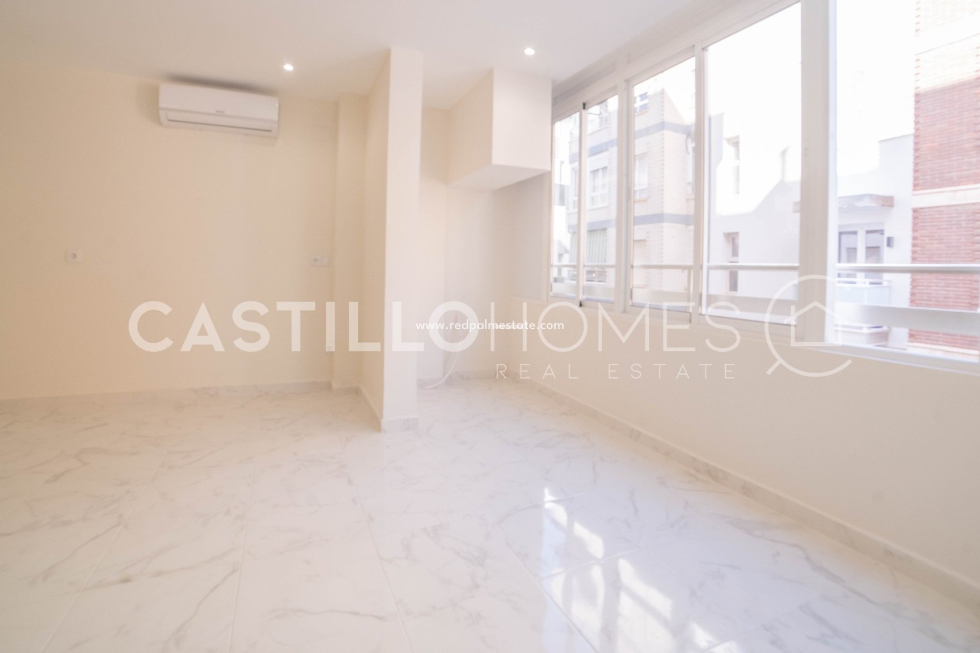 Resale - Apartments -
Torrevieja - Centro Torrevieja