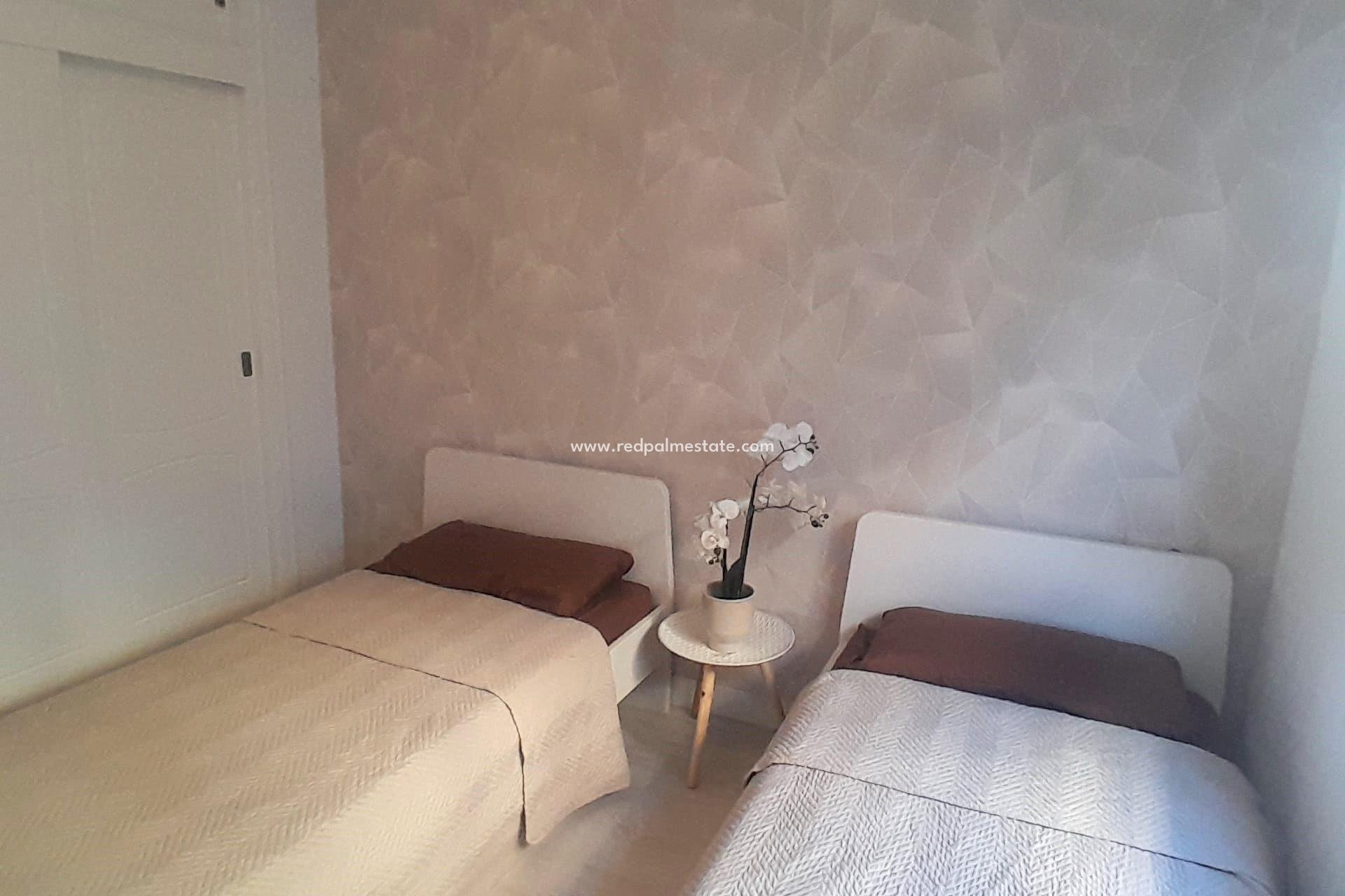 Resale - Apartments -
Torrevieja - Centro Torrevieja