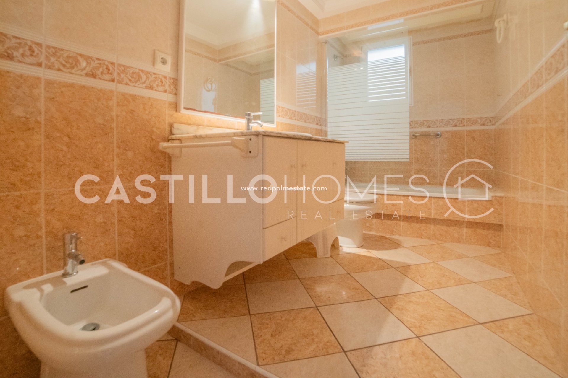 Resale - Apartments -
Torrevieja - Centro Torrevieja