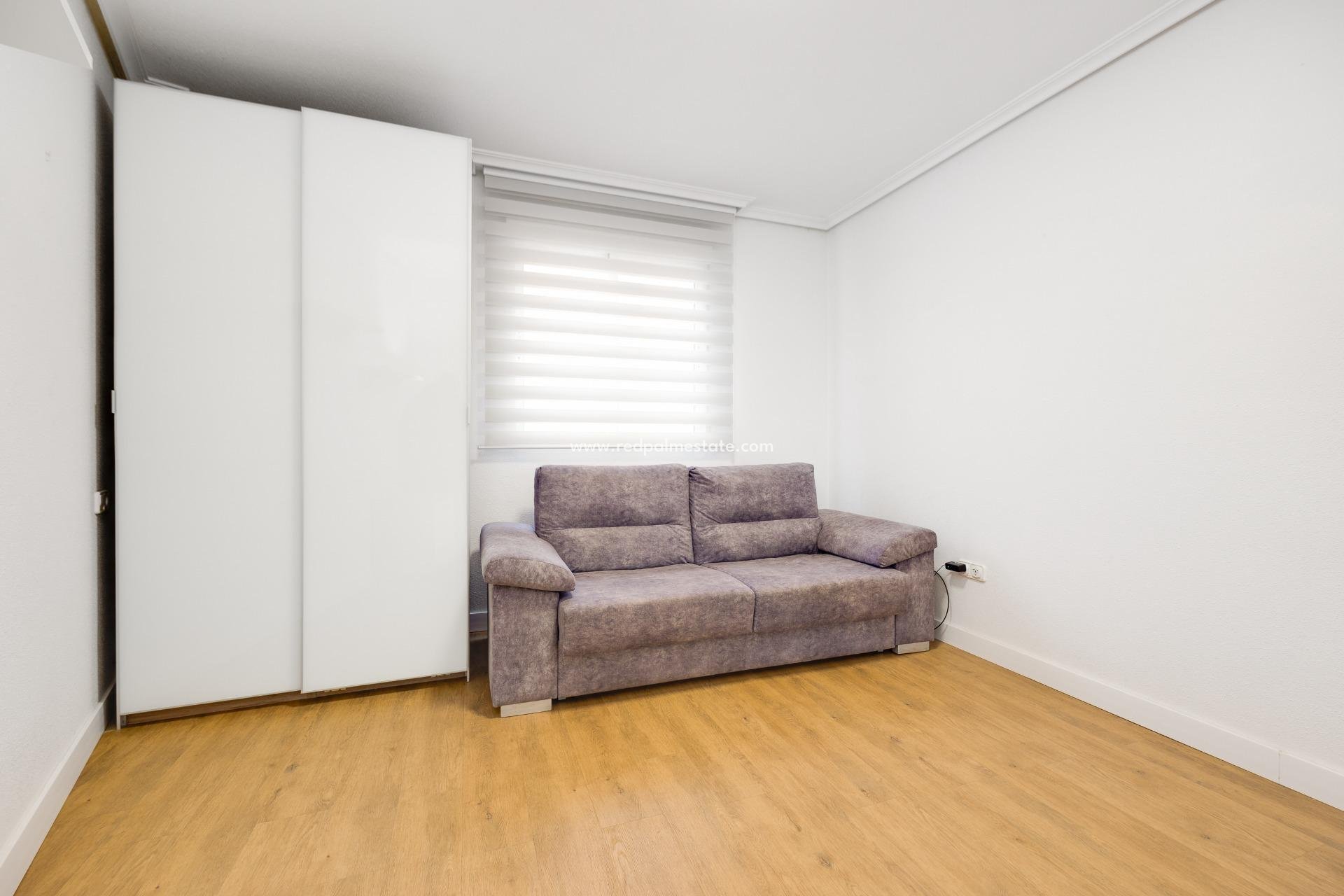 Resale - Apartments -
Torrevieja - Centro Torrevieja