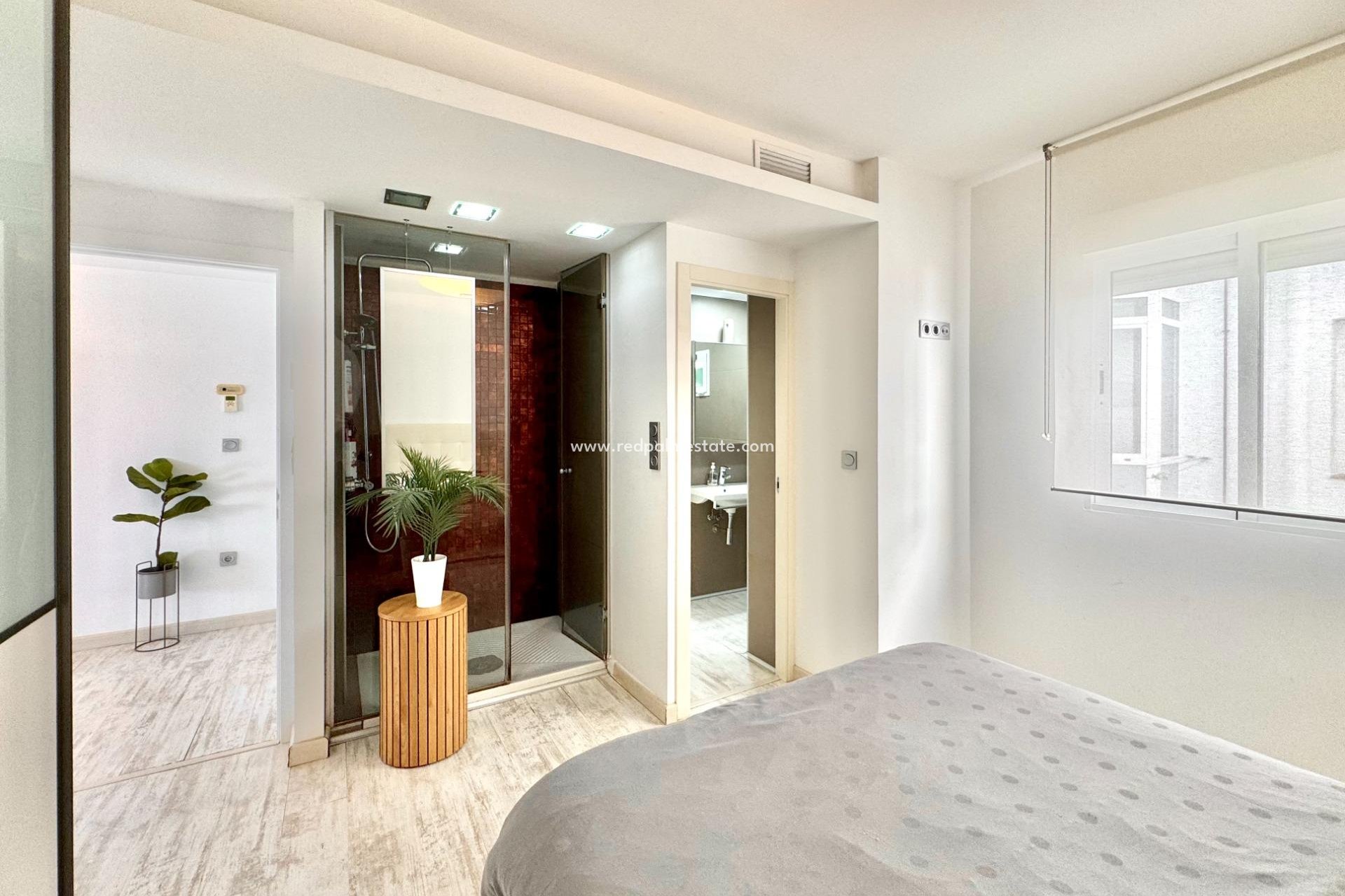 Resale - Apartments -
Torrevieja - Centro Torrevieja