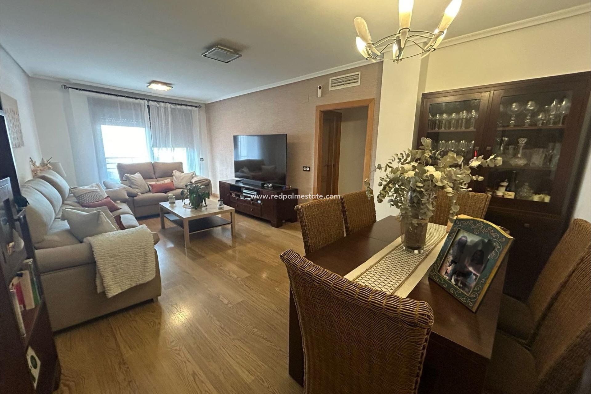 Resale - Apartments -
Torrevieja - Centro