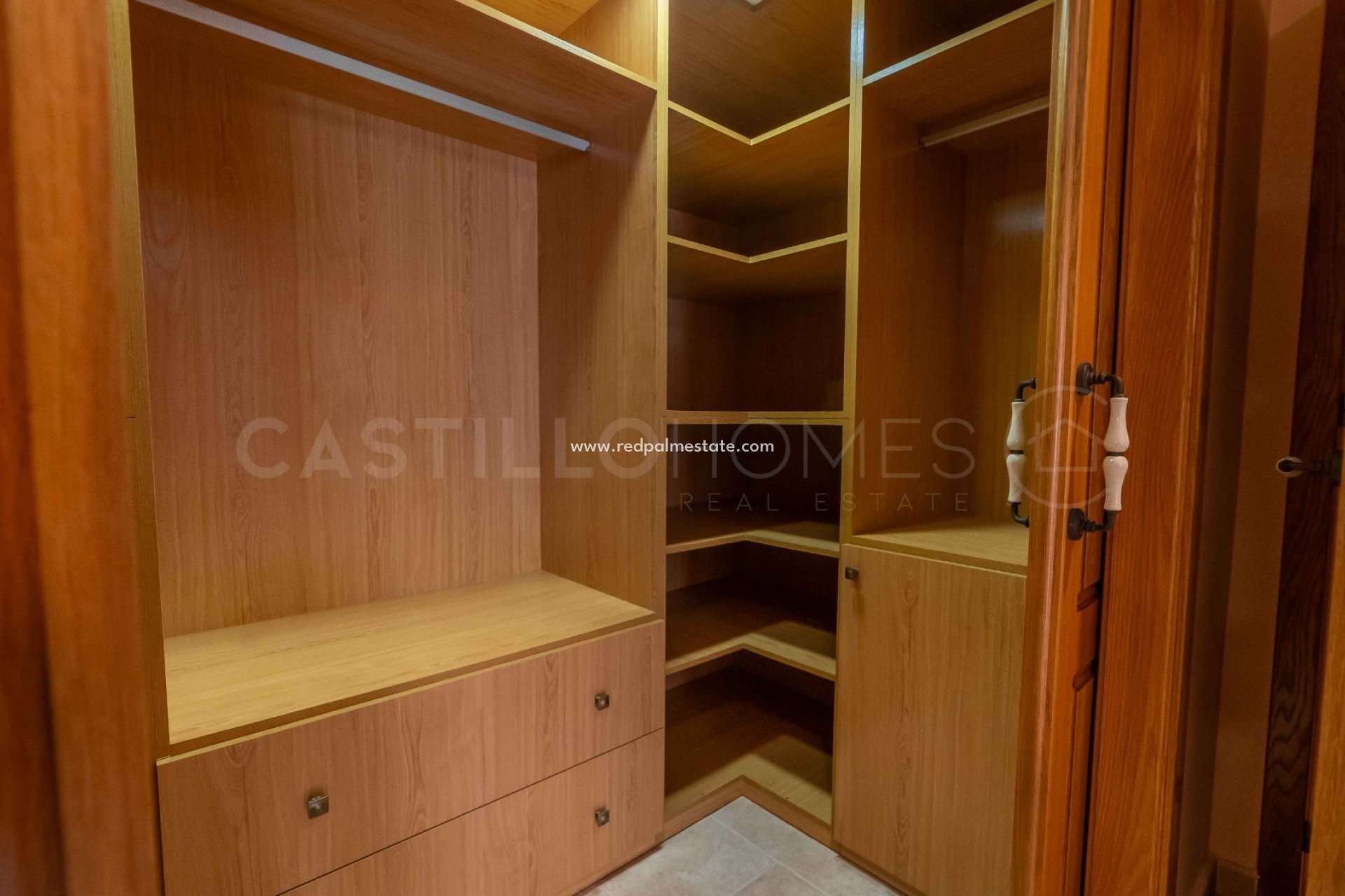 Resale - Apartments -
Torrevieja - Centro