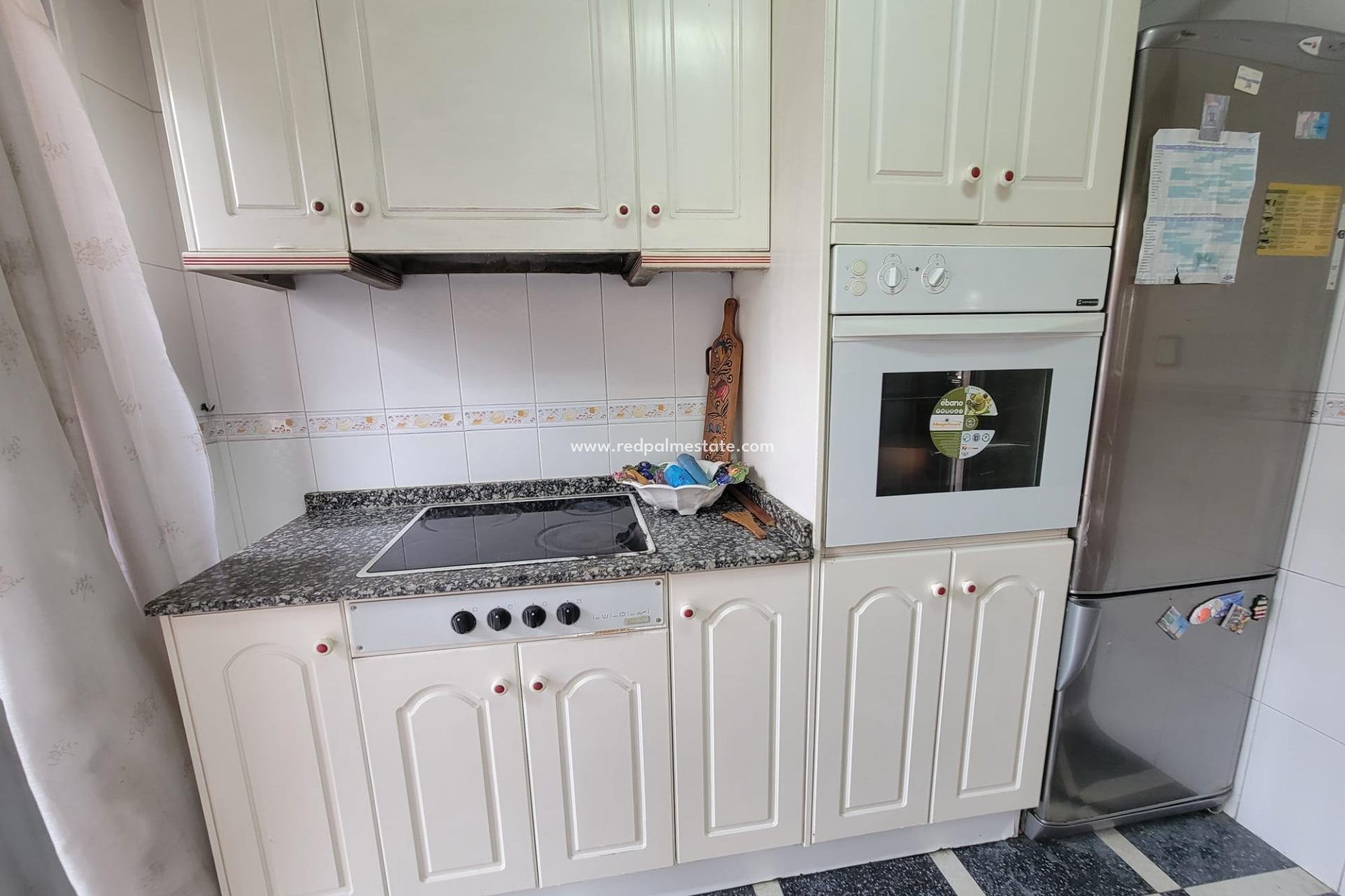 Resale - Apartments -
Torrevieja - Centro