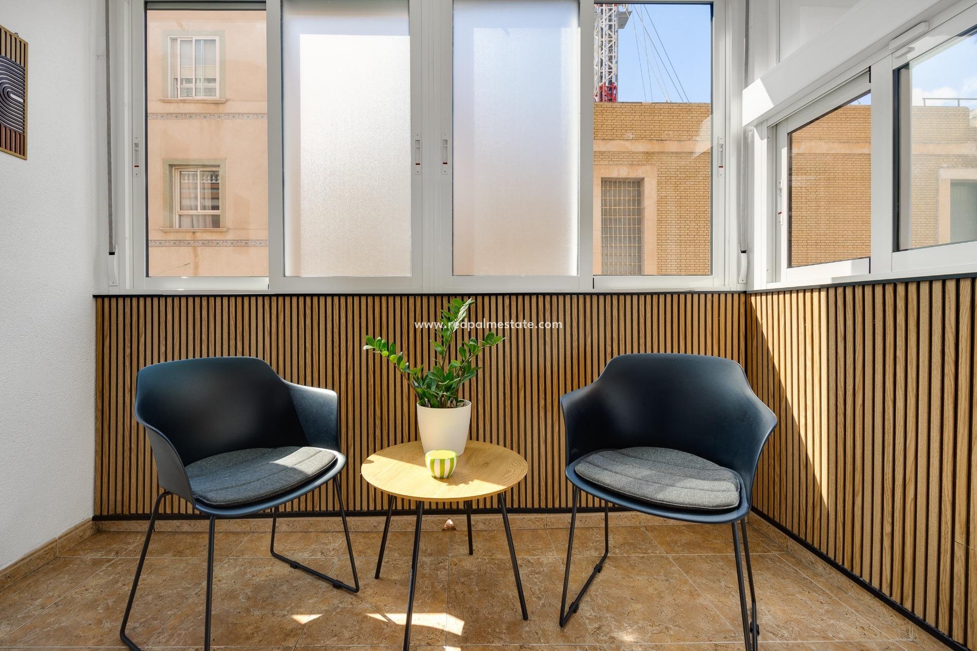 Resale - Apartments -
Torrevieja - Centro