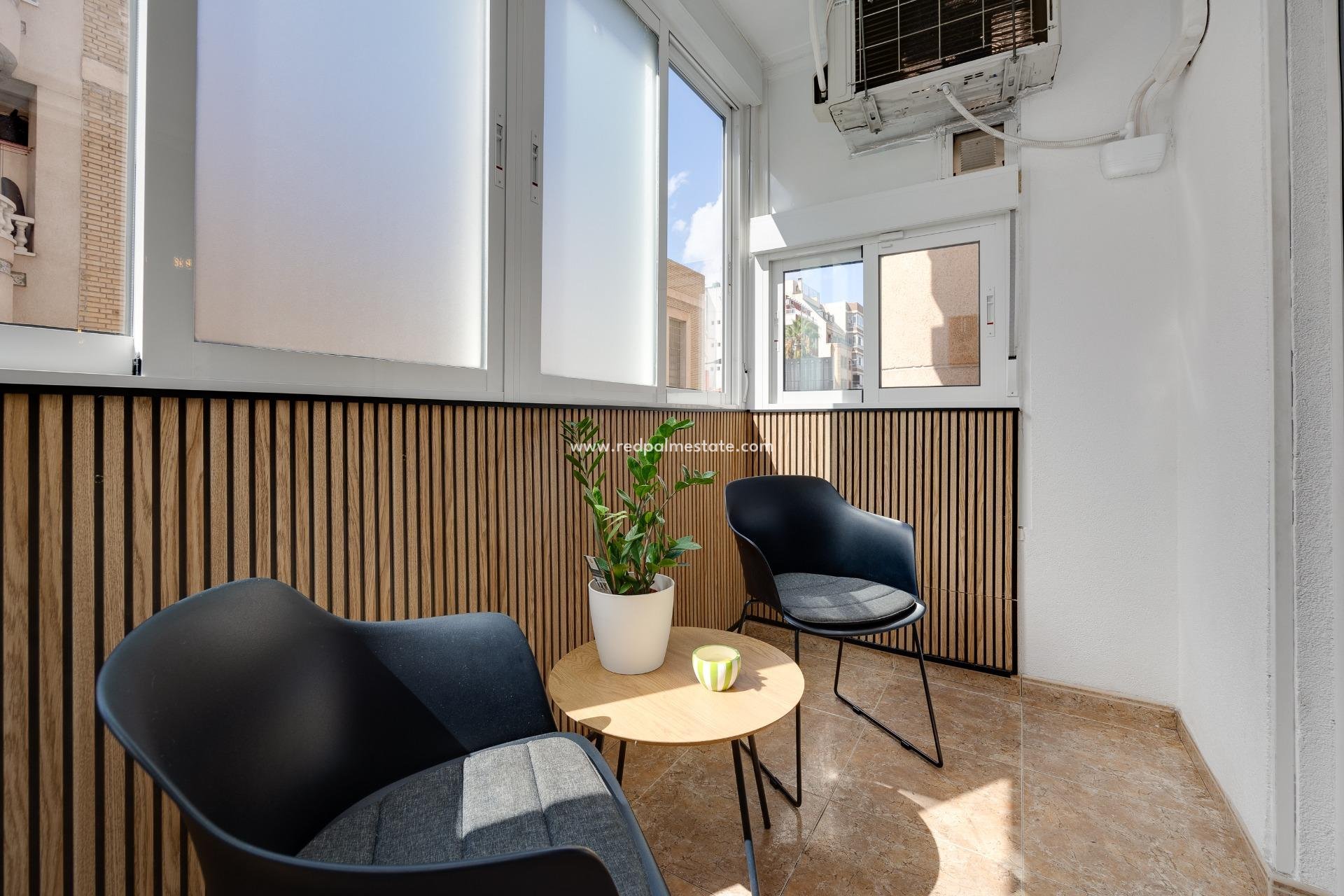 Resale - Apartments -
Torrevieja - Centro